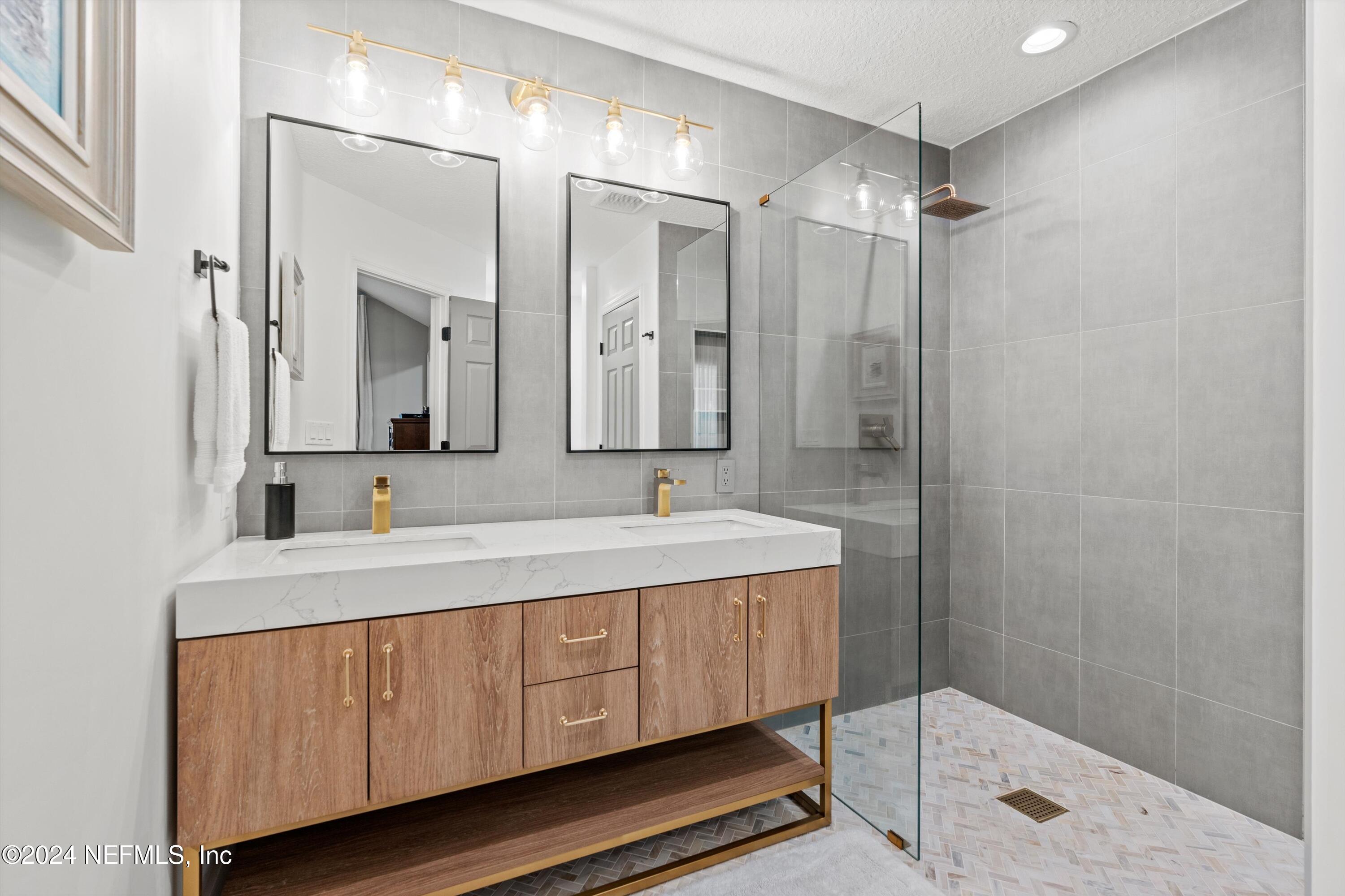 3556 SANCTUARY Way S