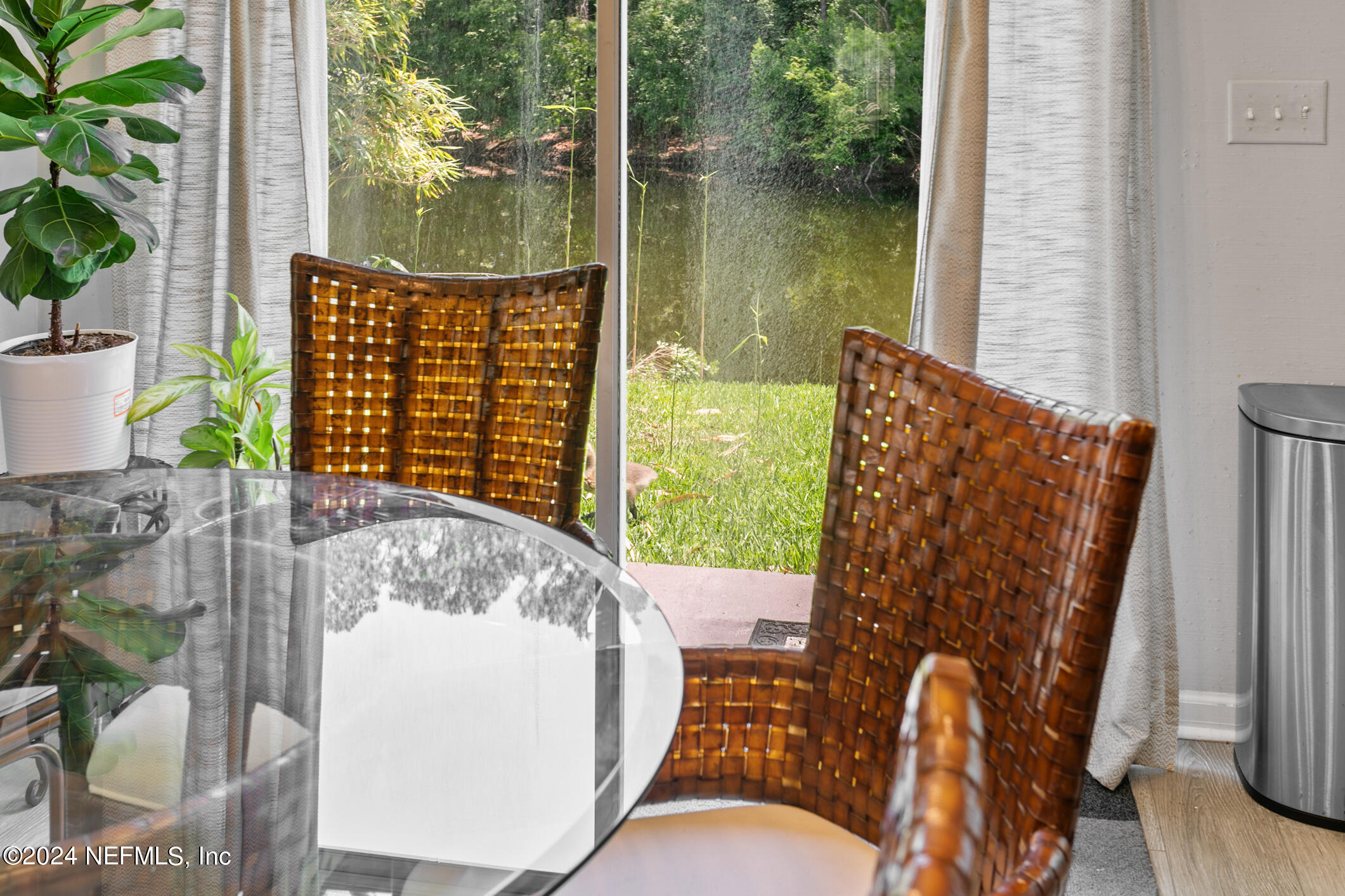 897 COLLINSWOOD Drive