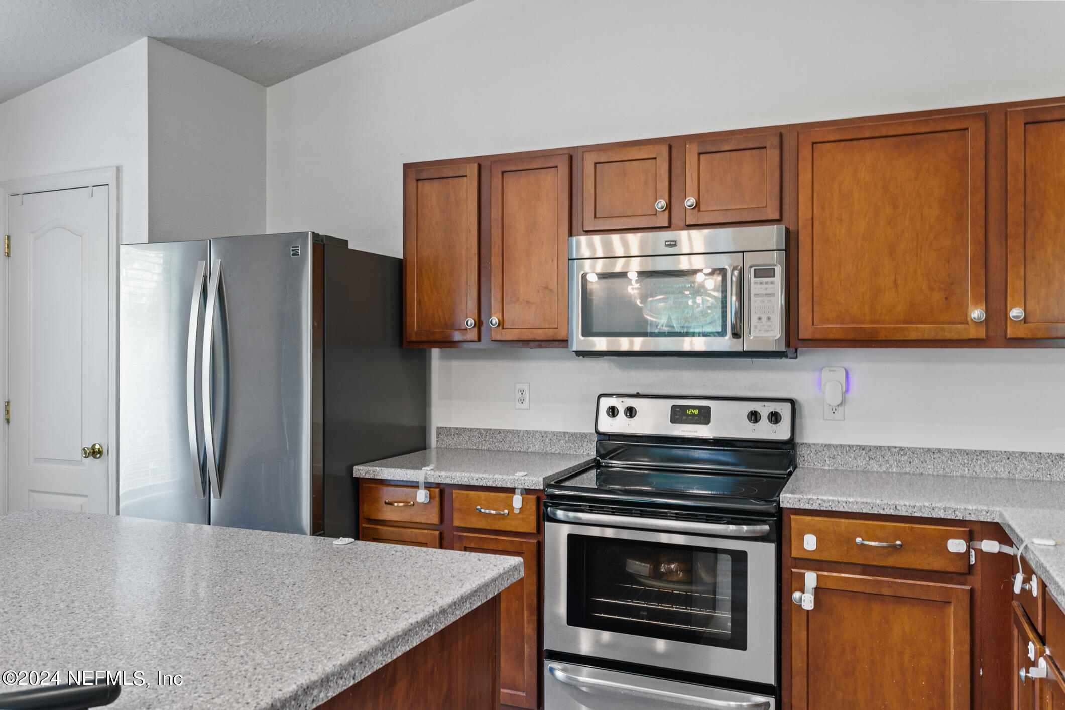 897 COLLINSWOOD Drive