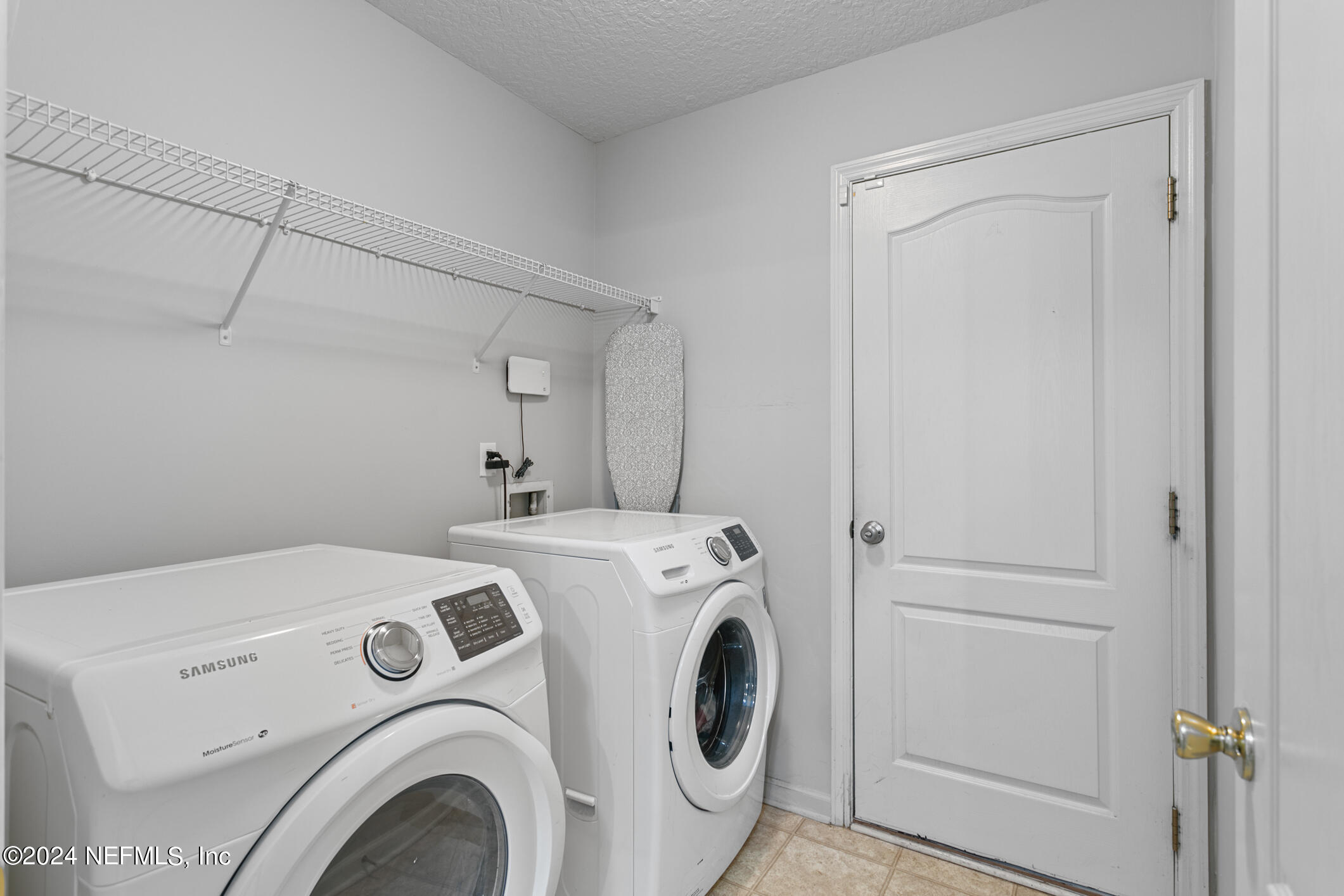 897 COLLINSWOOD Drive