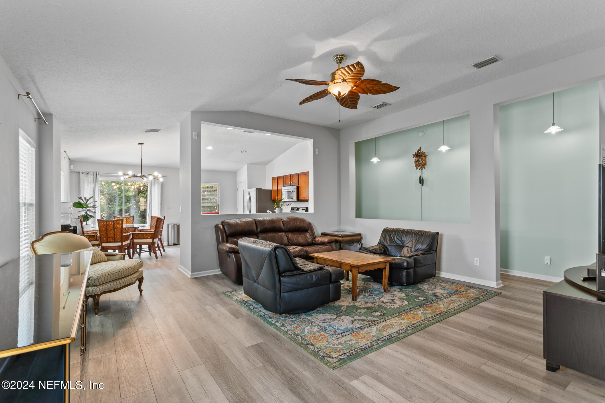 897 COLLINSWOOD Drive