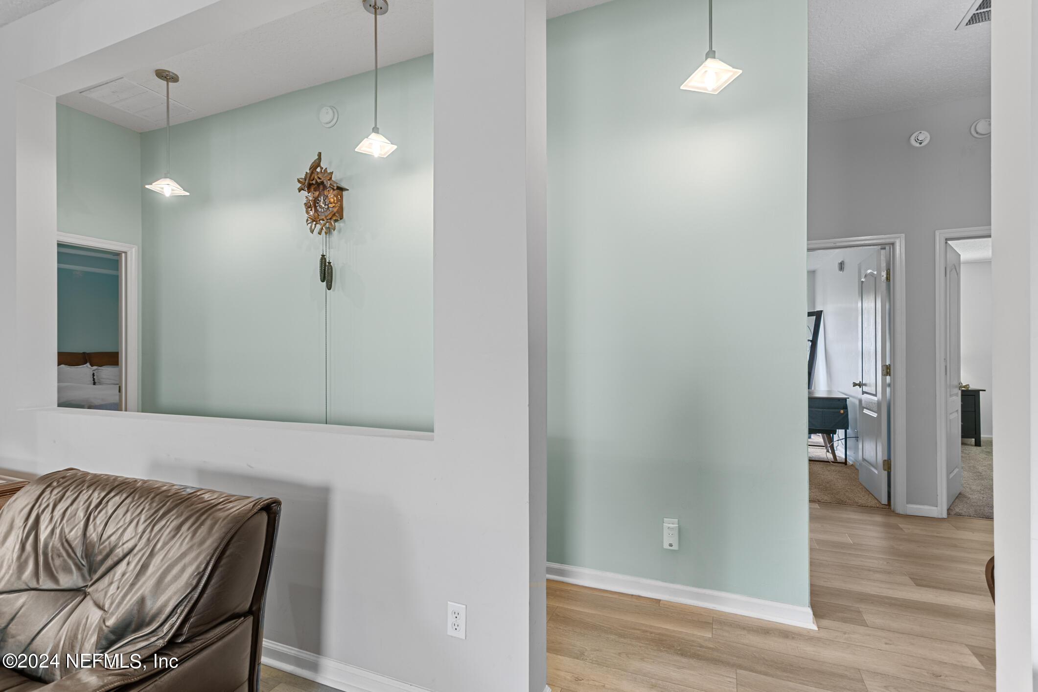 897 COLLINSWOOD Drive