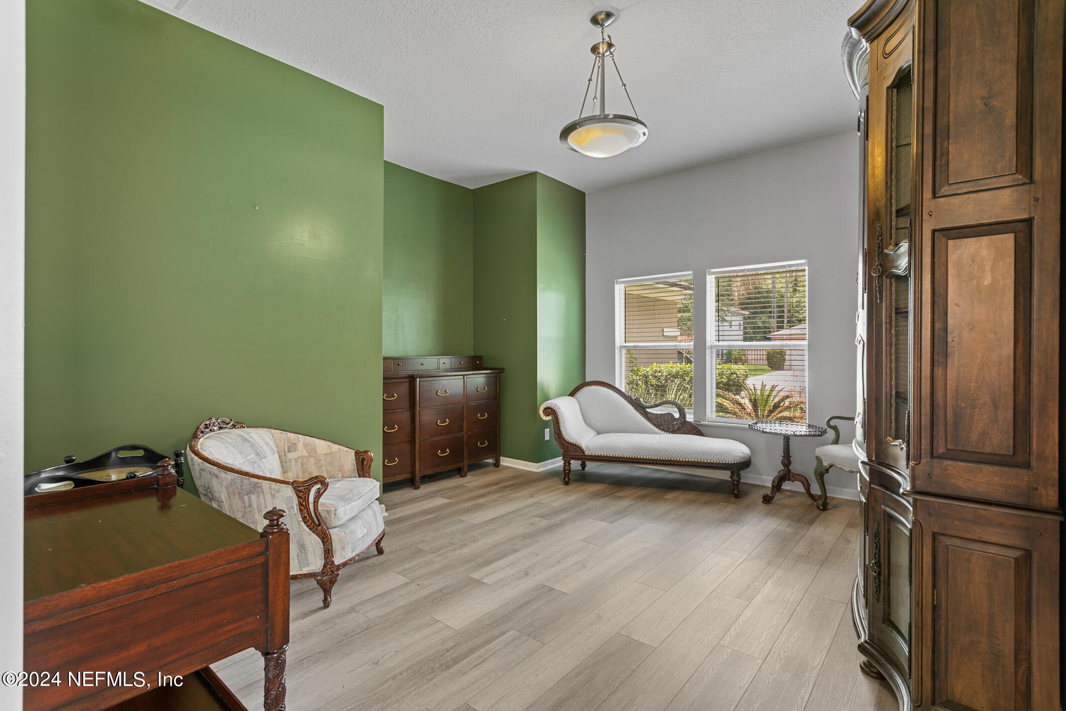 897 COLLINSWOOD Drive