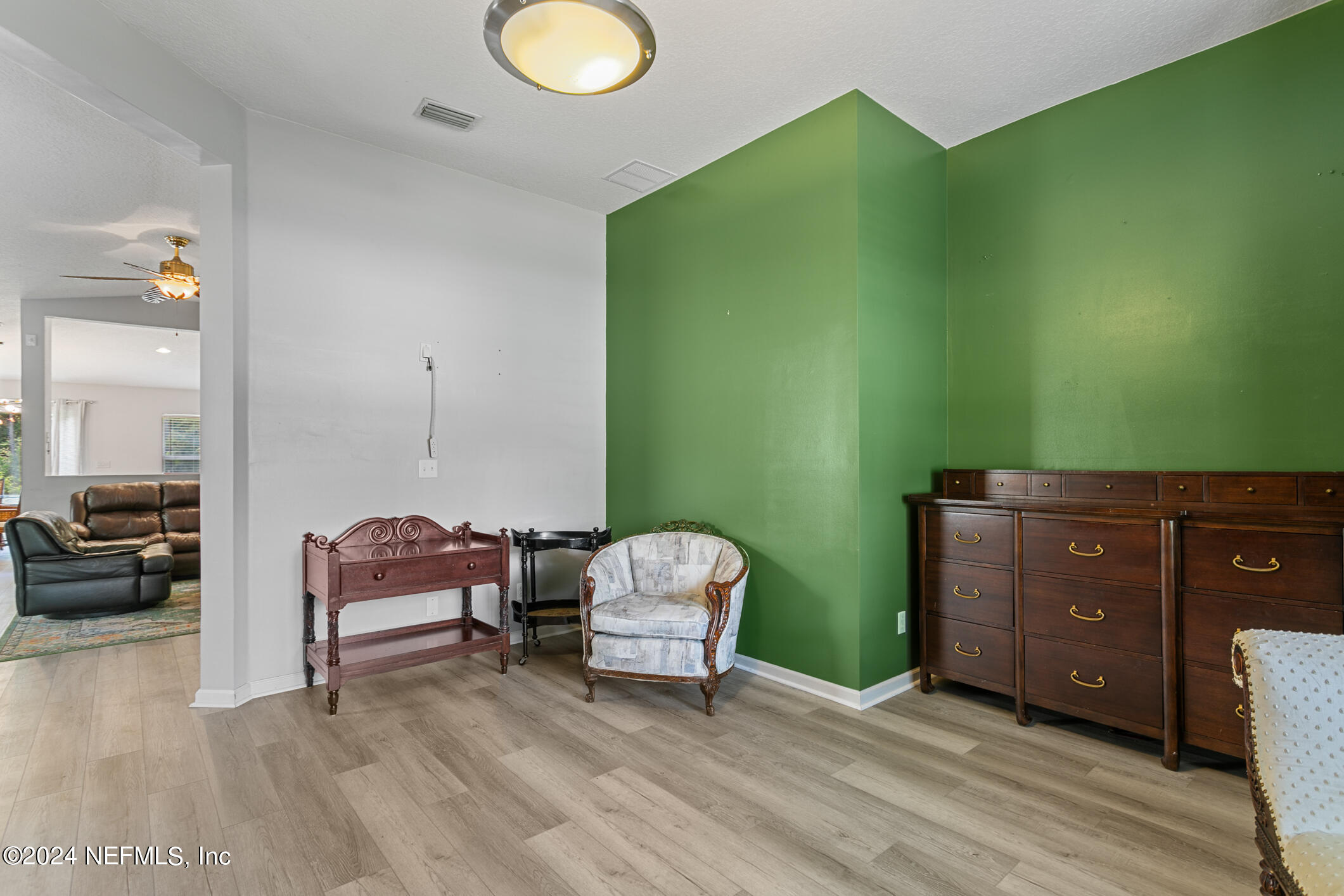 897 COLLINSWOOD Drive