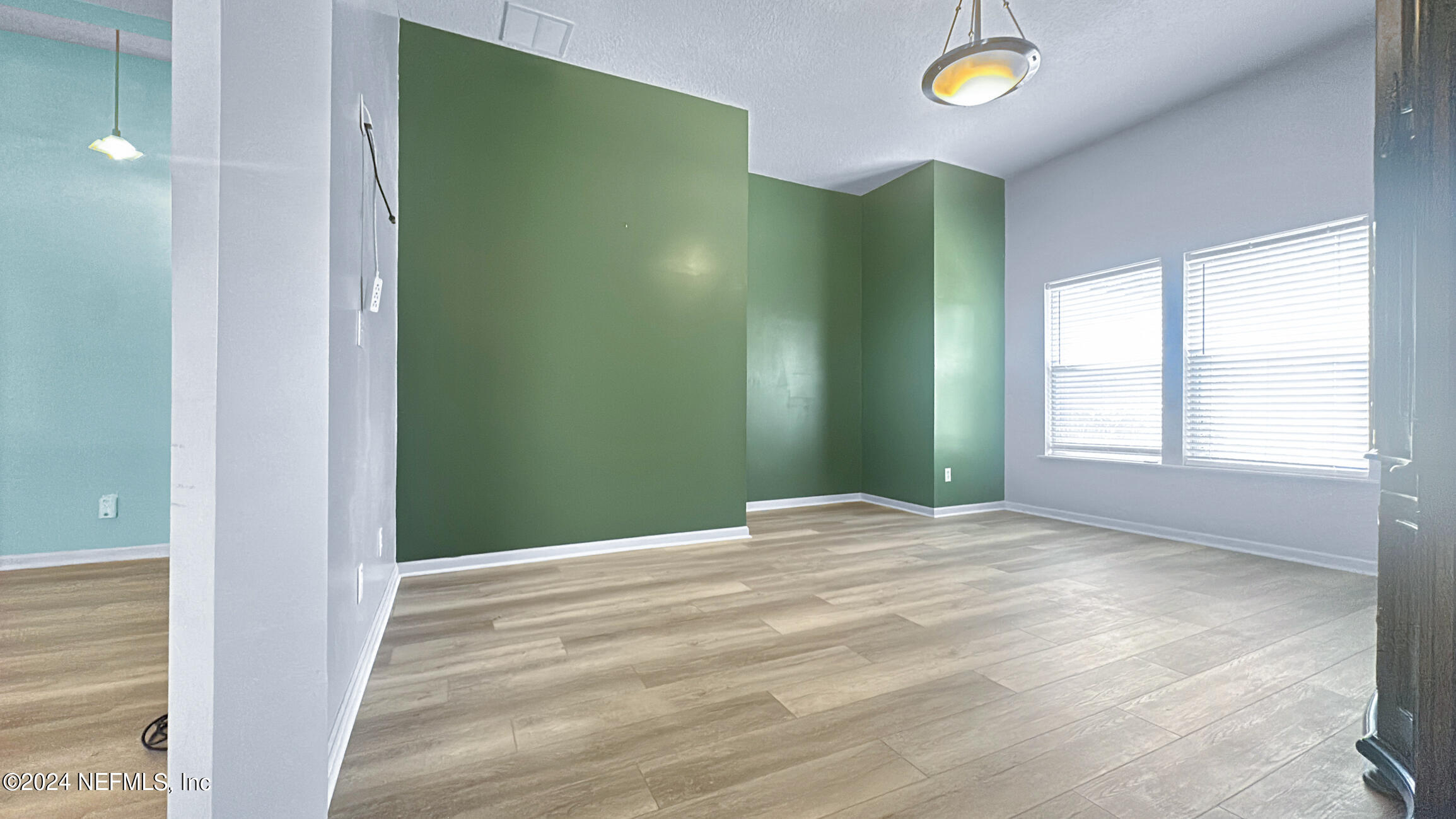 897 COLLINSWOOD Drive