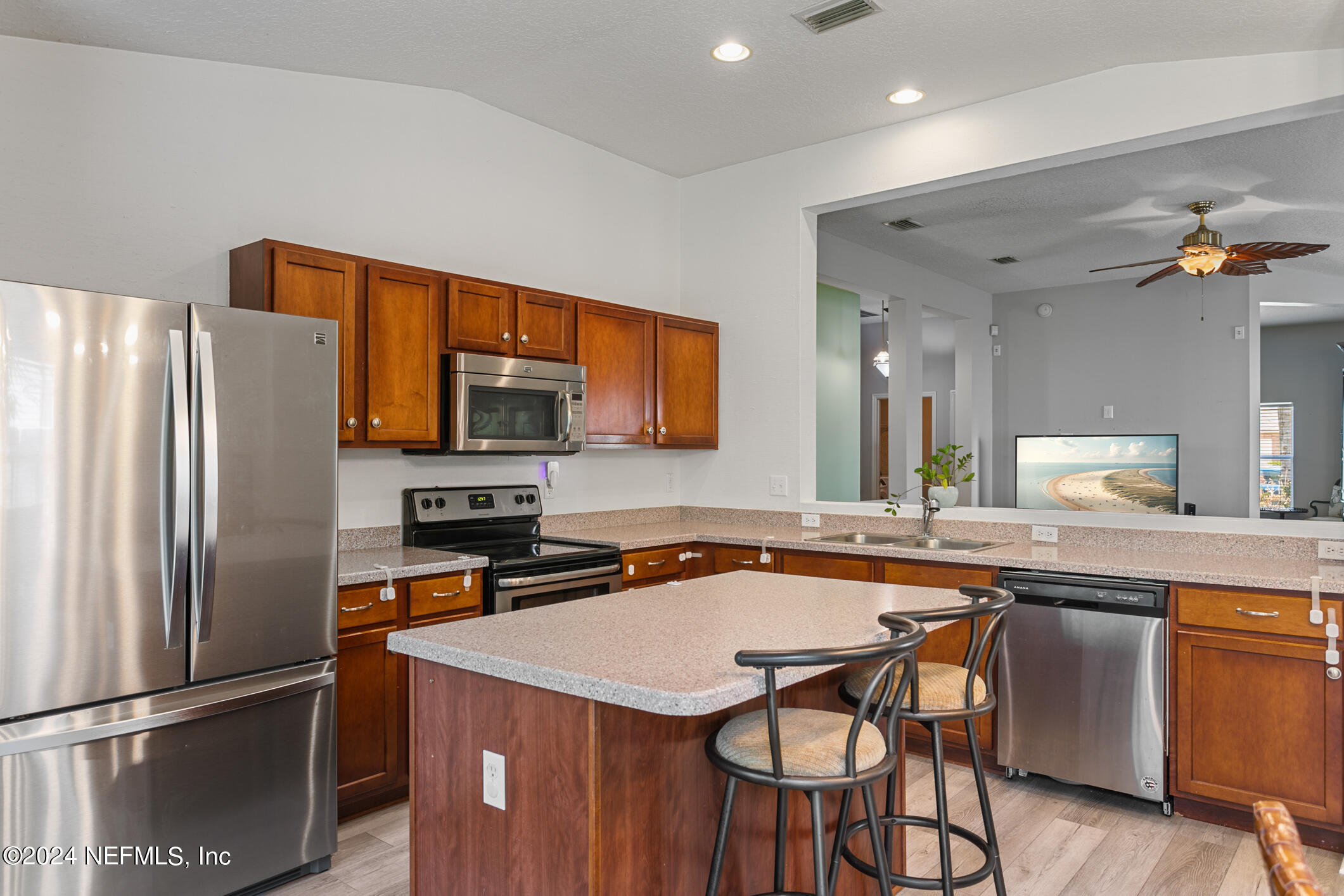 897 COLLINSWOOD Drive