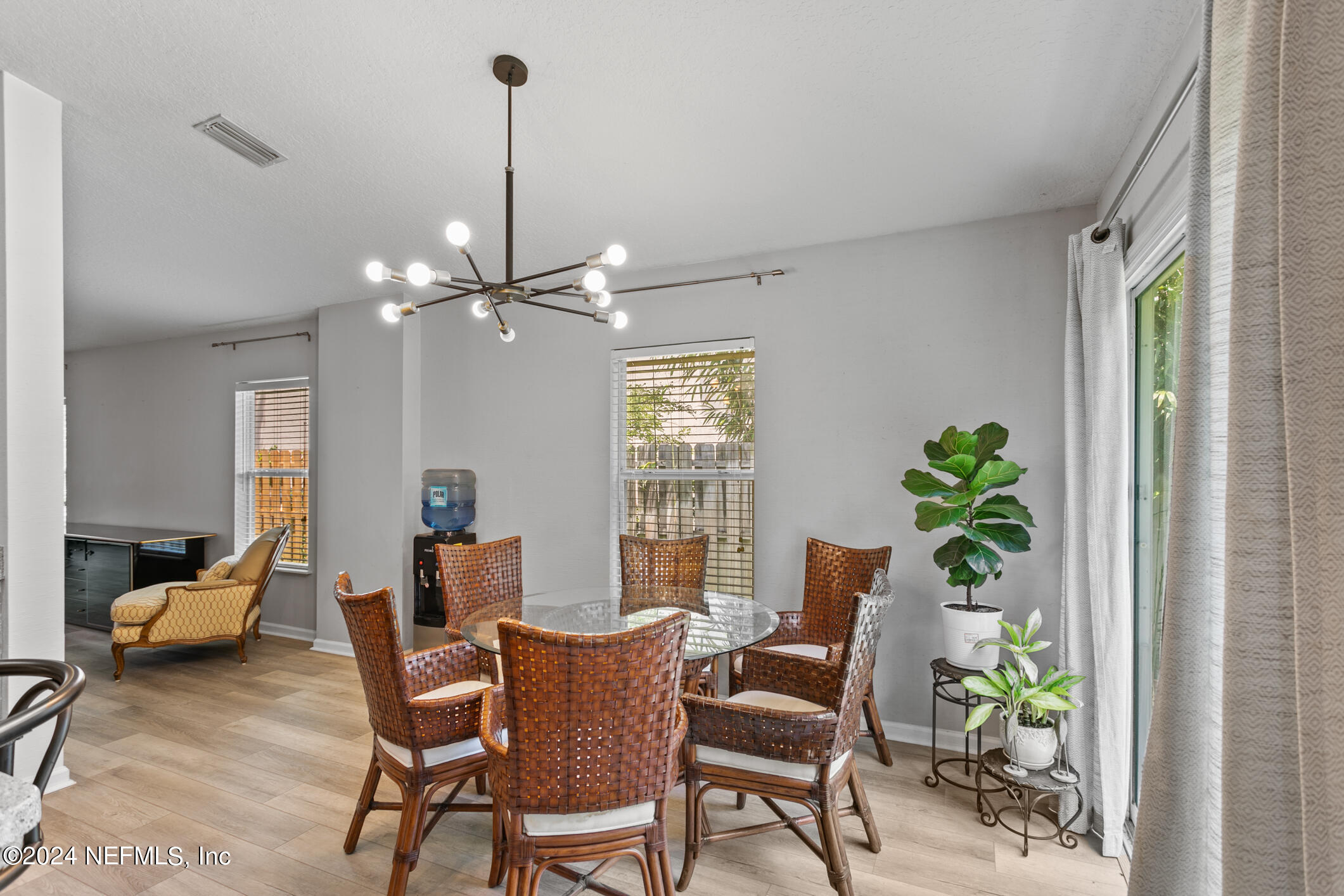 897 COLLINSWOOD Drive