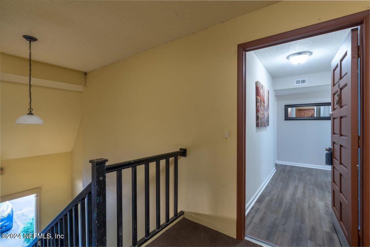 3918 LA MIRADA Drive N, 6