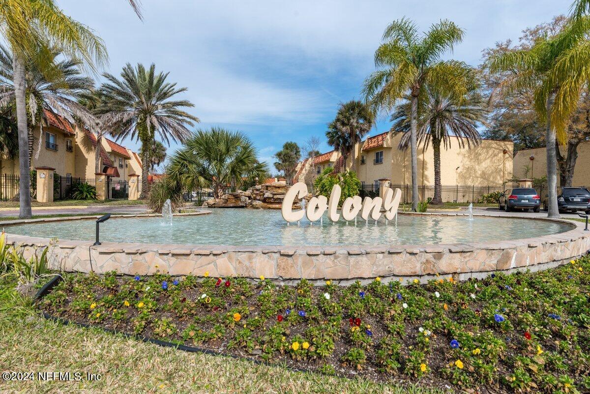 3918 LA MIRADA Drive N, 6