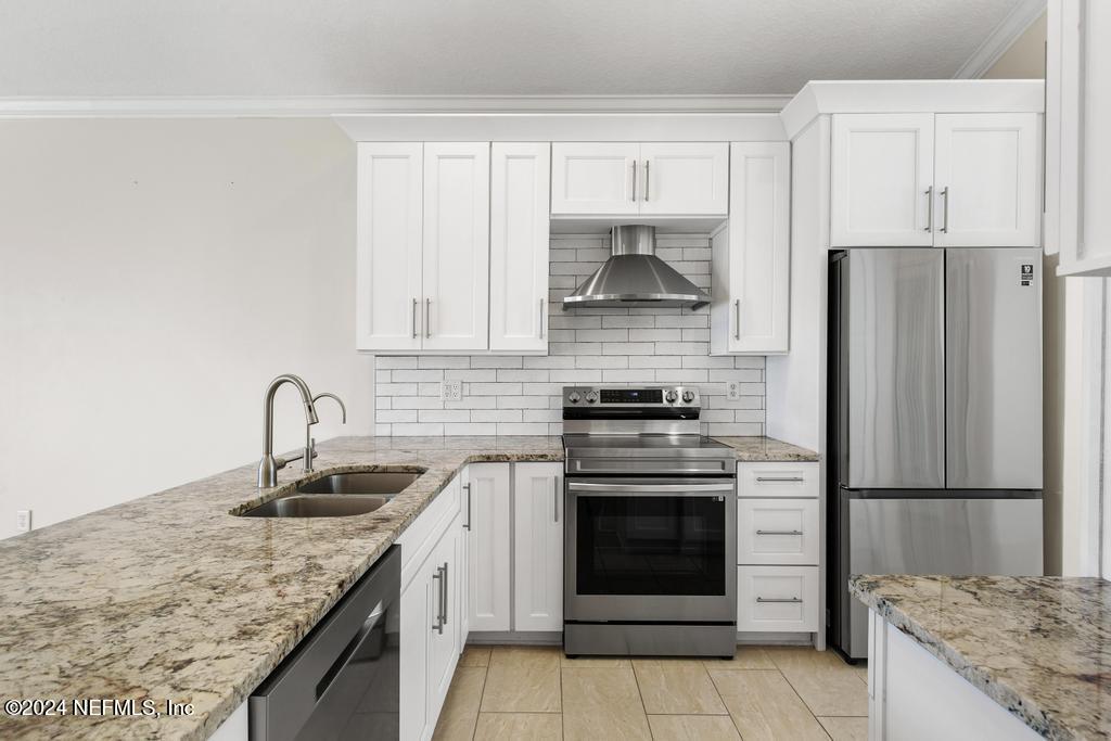 809 COPPERHEAD Circle