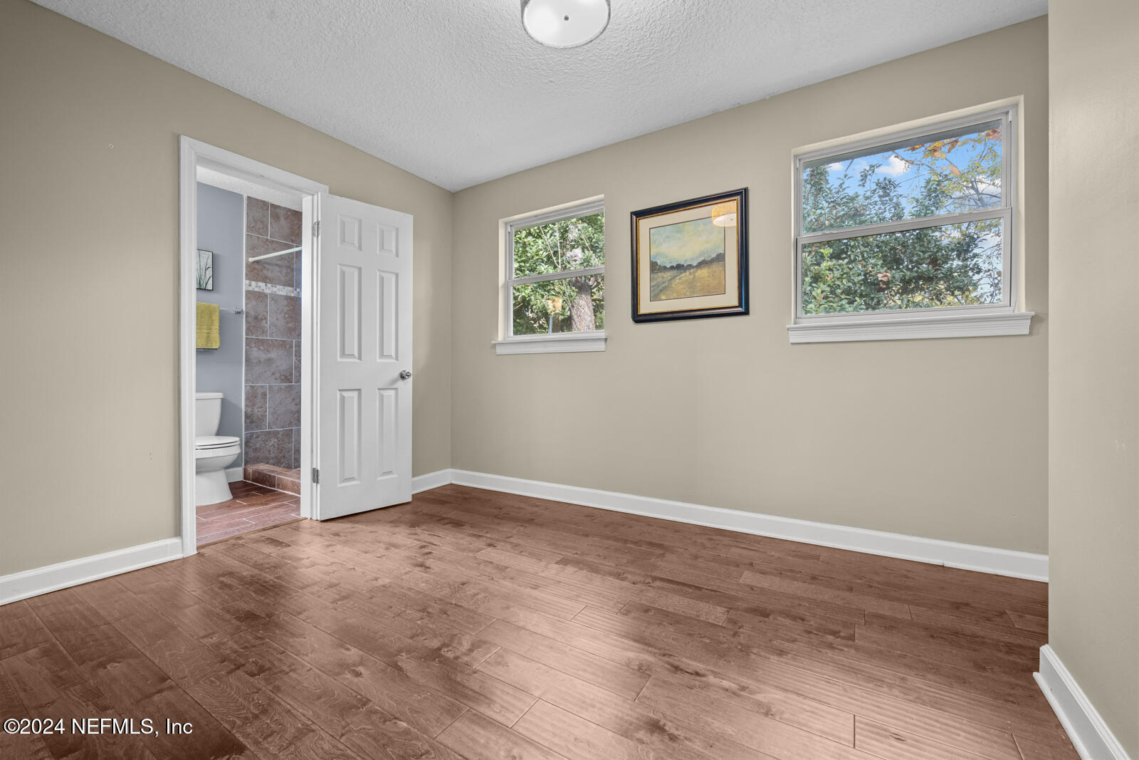 1307 INGLESIDE Avenue