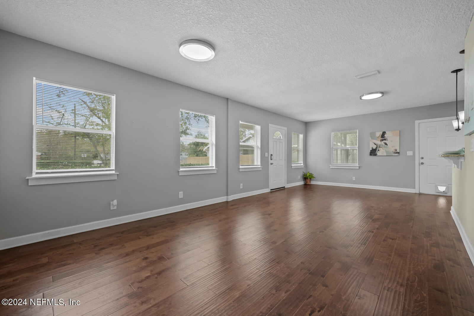 1307 INGLESIDE Avenue