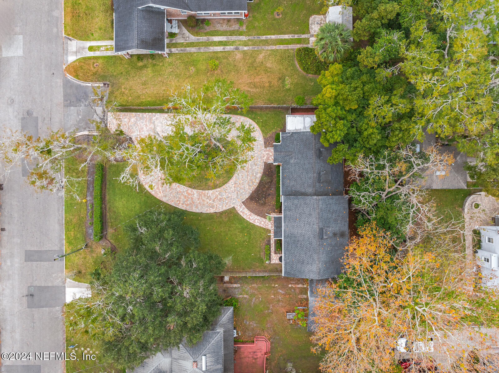 1307 INGLESIDE Avenue