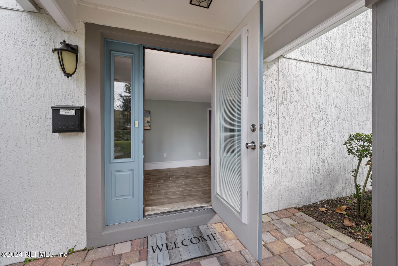 1307 INGLESIDE Avenue