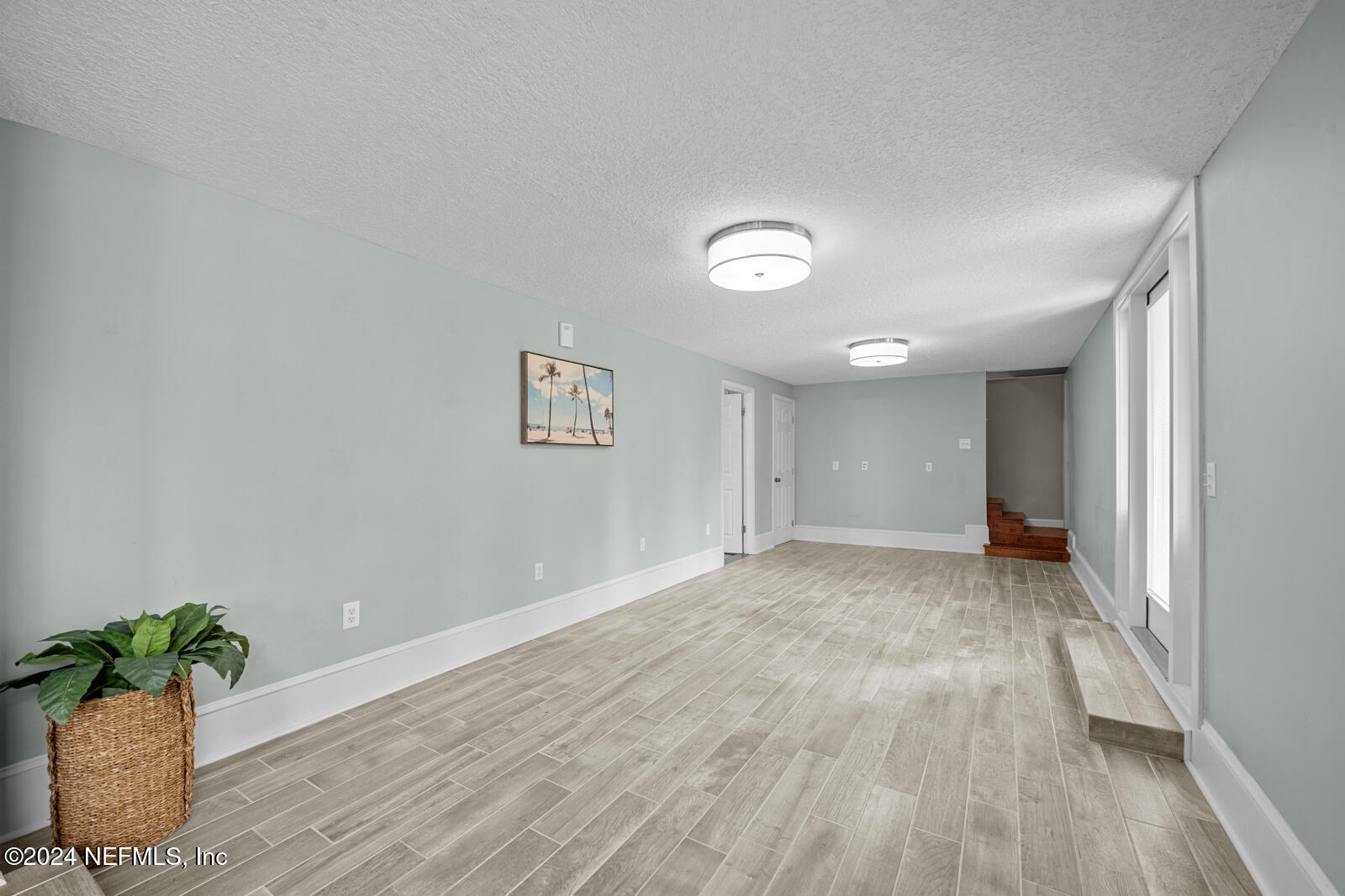 1307 INGLESIDE Avenue