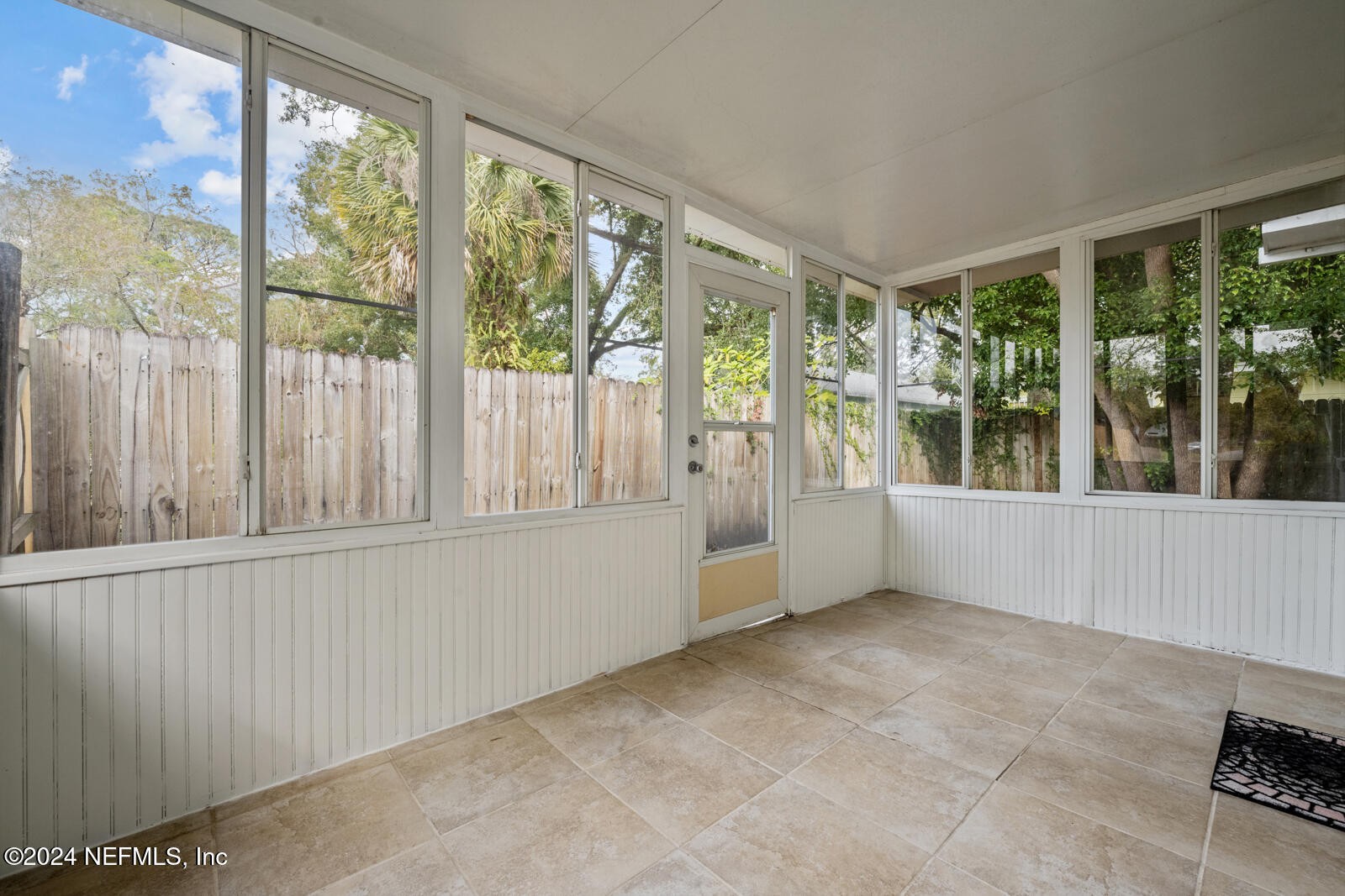 1307 INGLESIDE Avenue