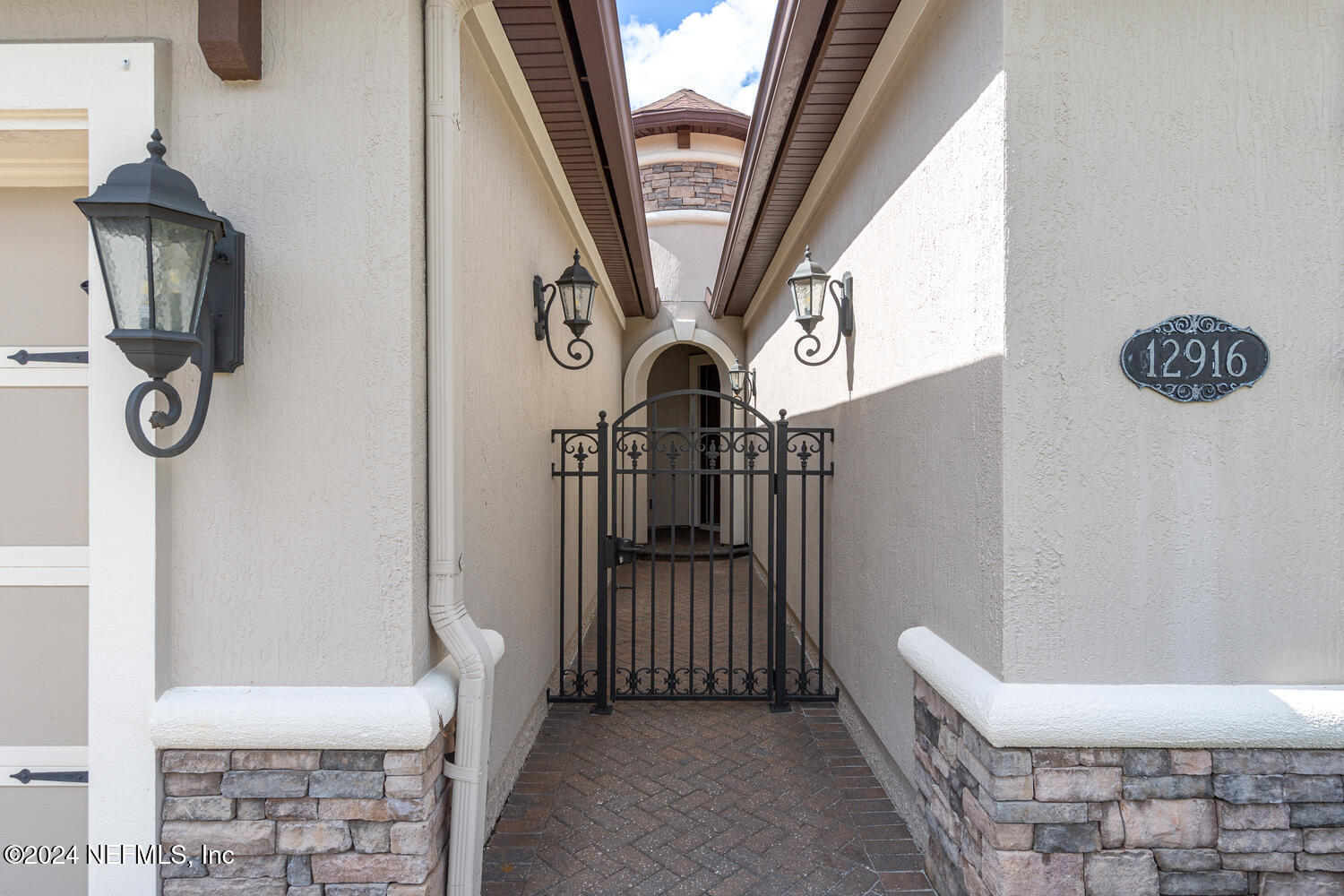 12916 SHIREWOOD Lane