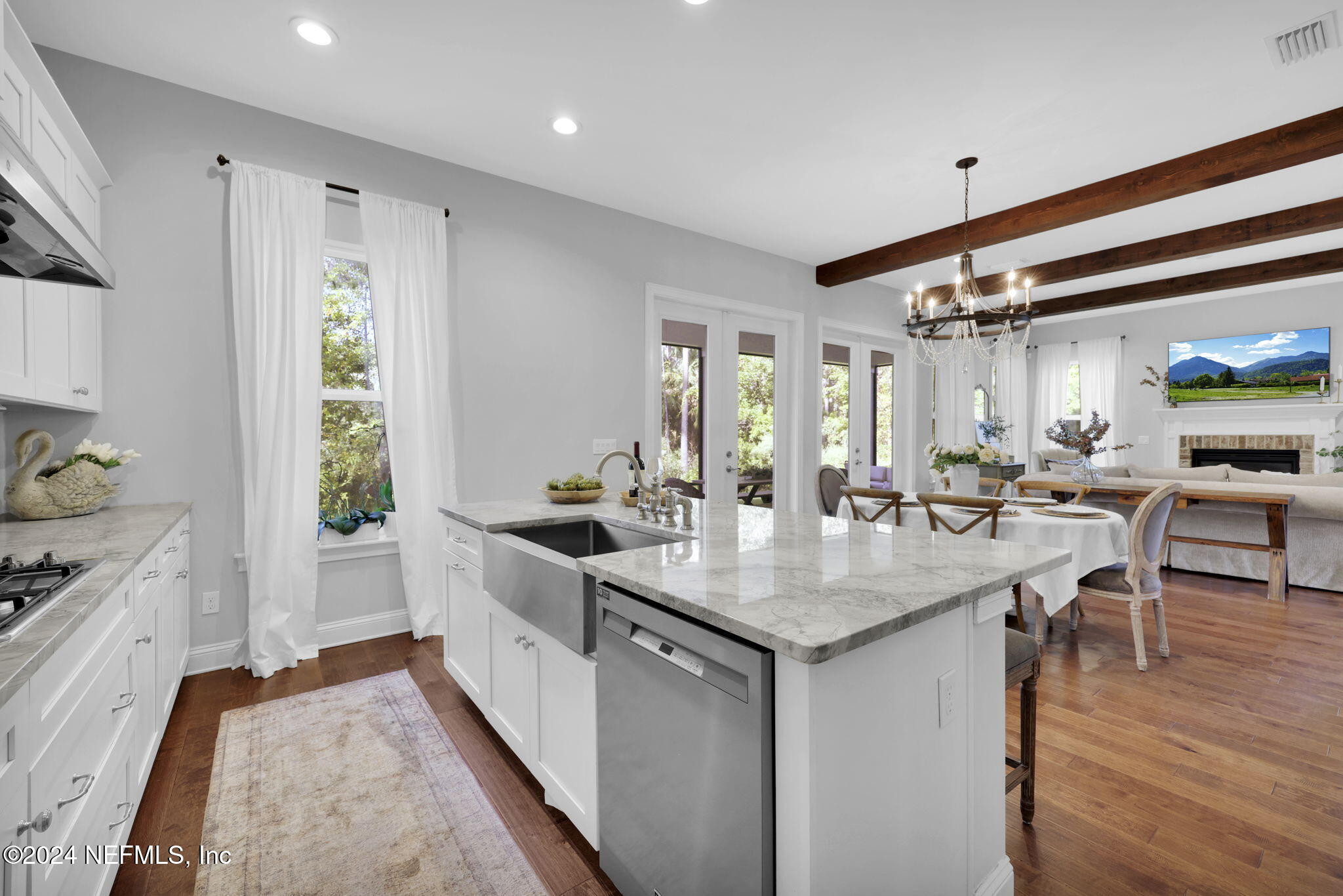 86 WOODVIEW Court