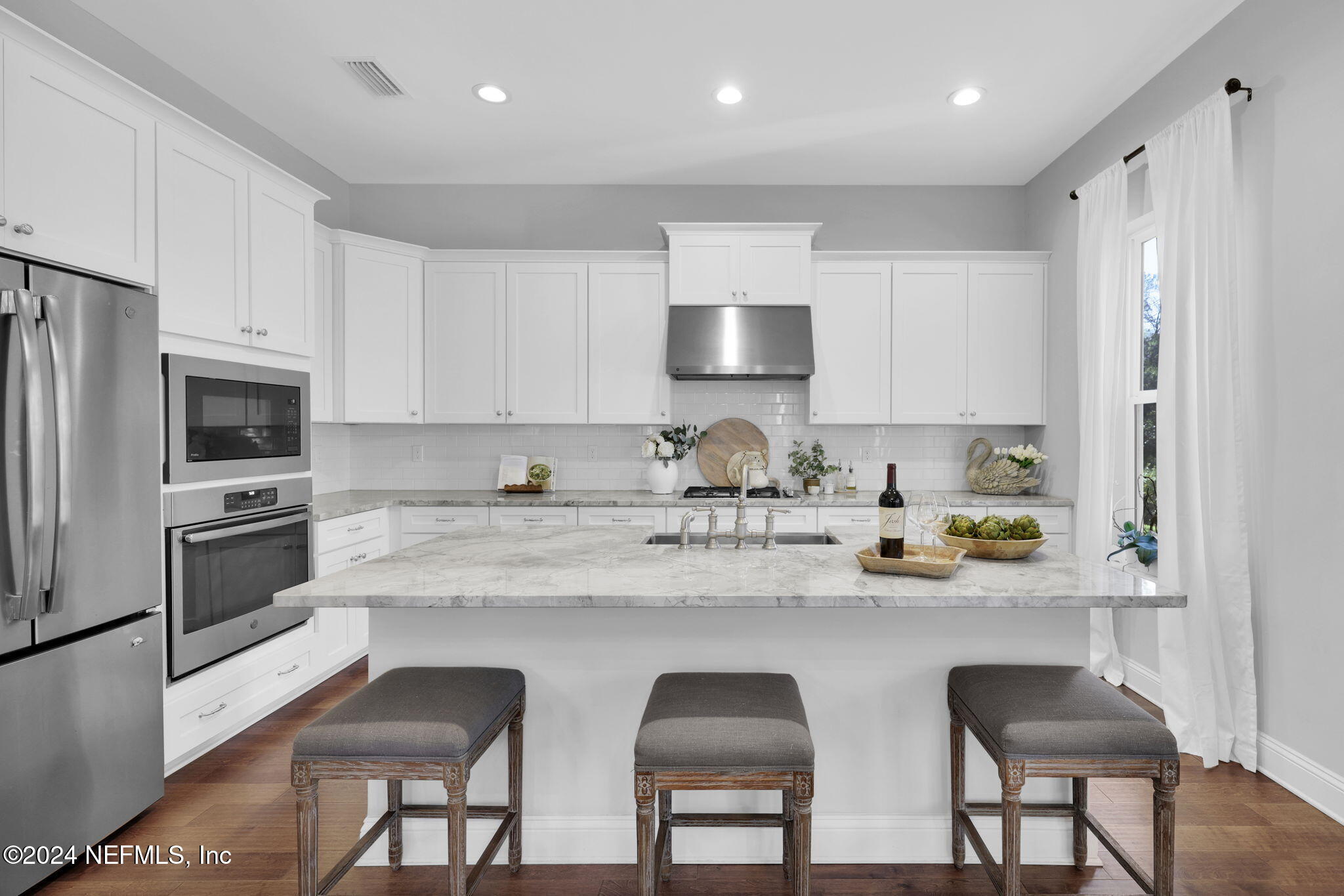86 WOODVIEW Court