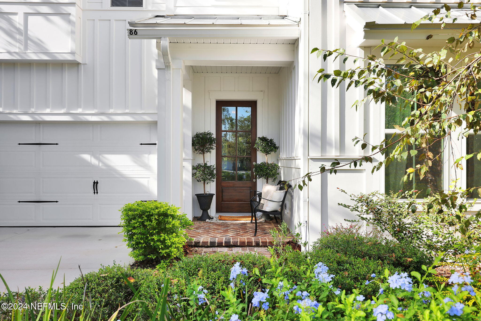 86 WOODVIEW Court