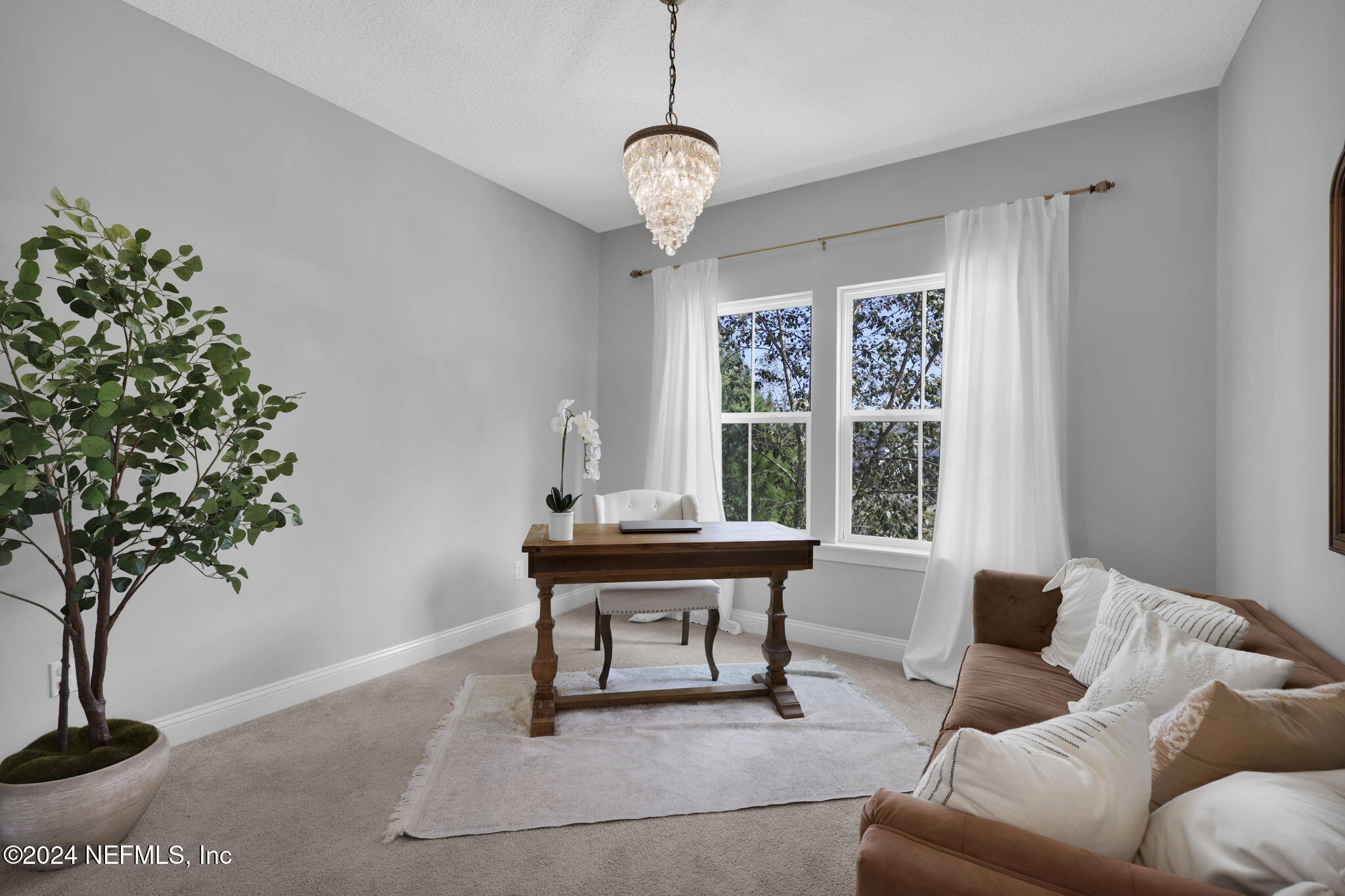 86 WOODVIEW Court
