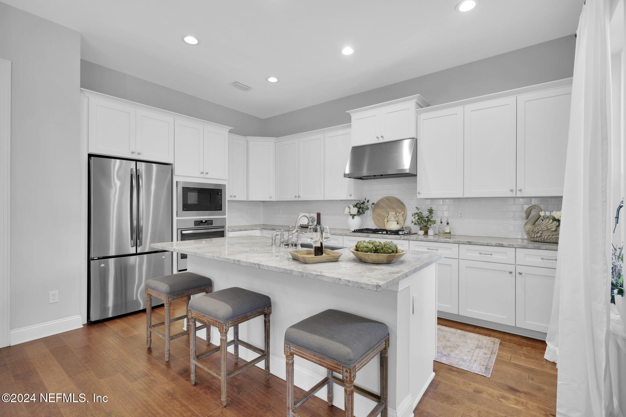 86 WOODVIEW Court