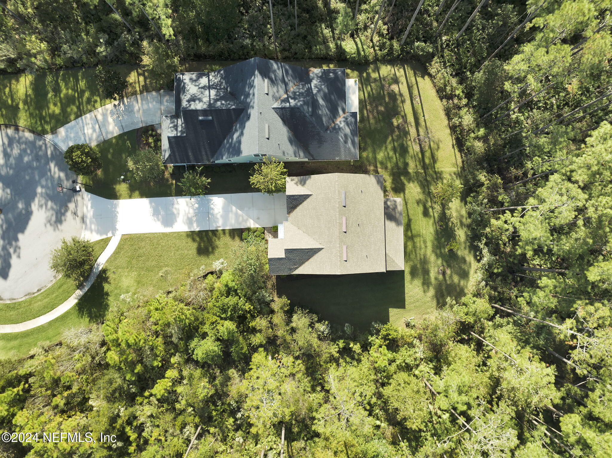 86 WOODVIEW Court
