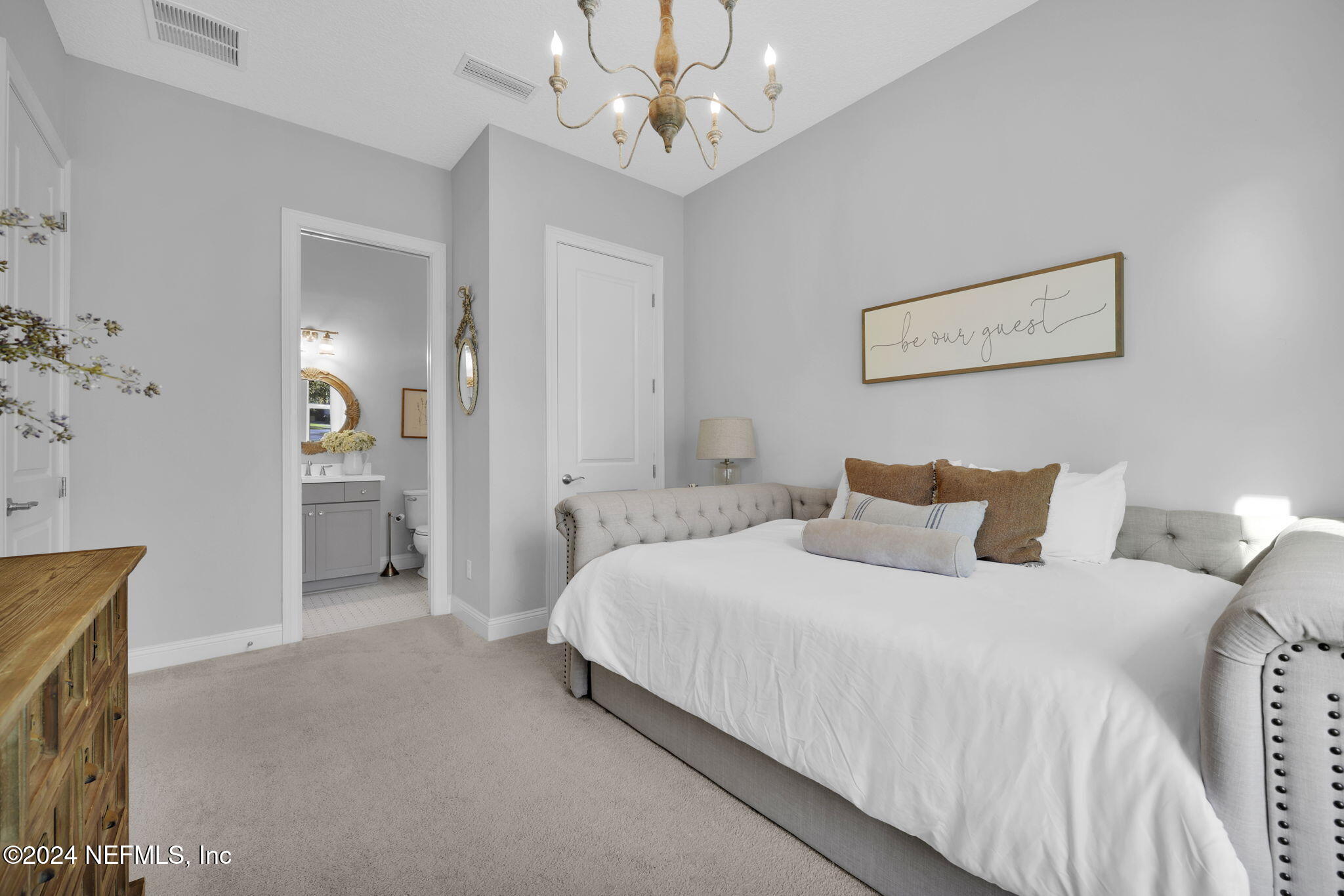 86 WOODVIEW Court