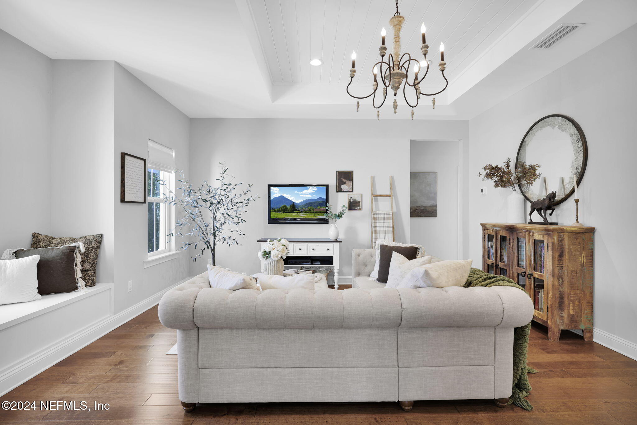 86 WOODVIEW Court