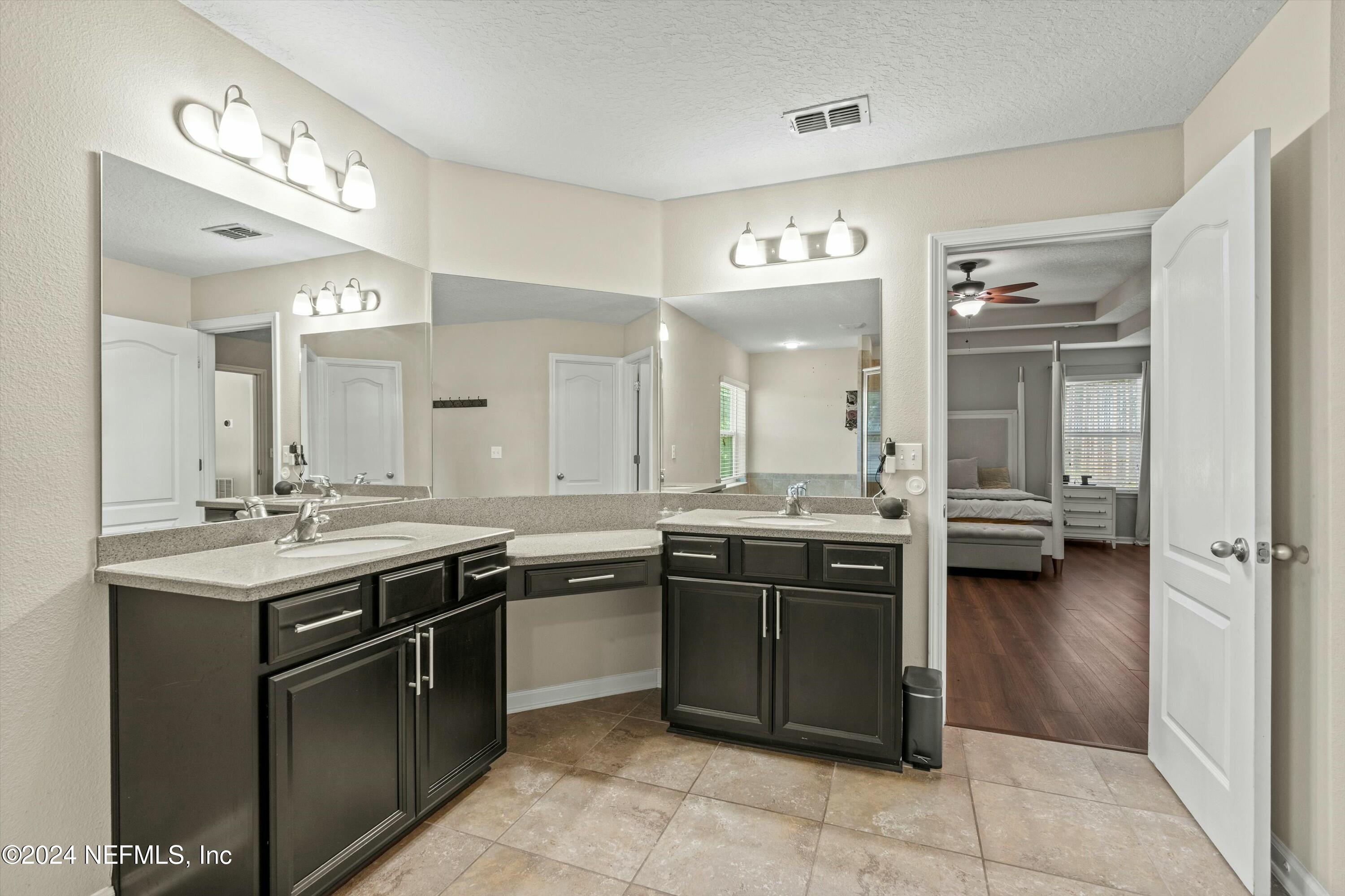 904 ROSE GARDEN Court