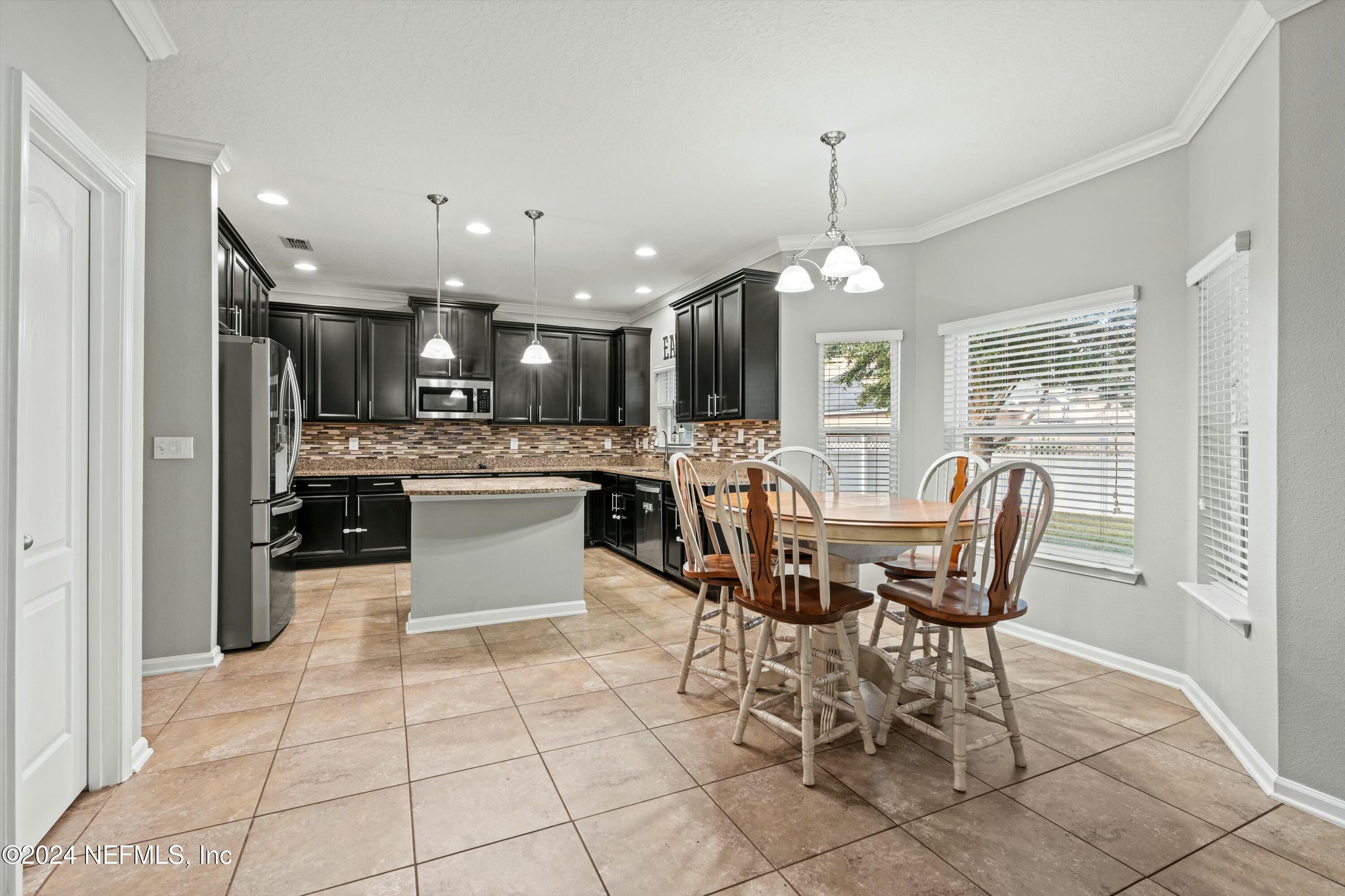 904 ROSE GARDEN Court