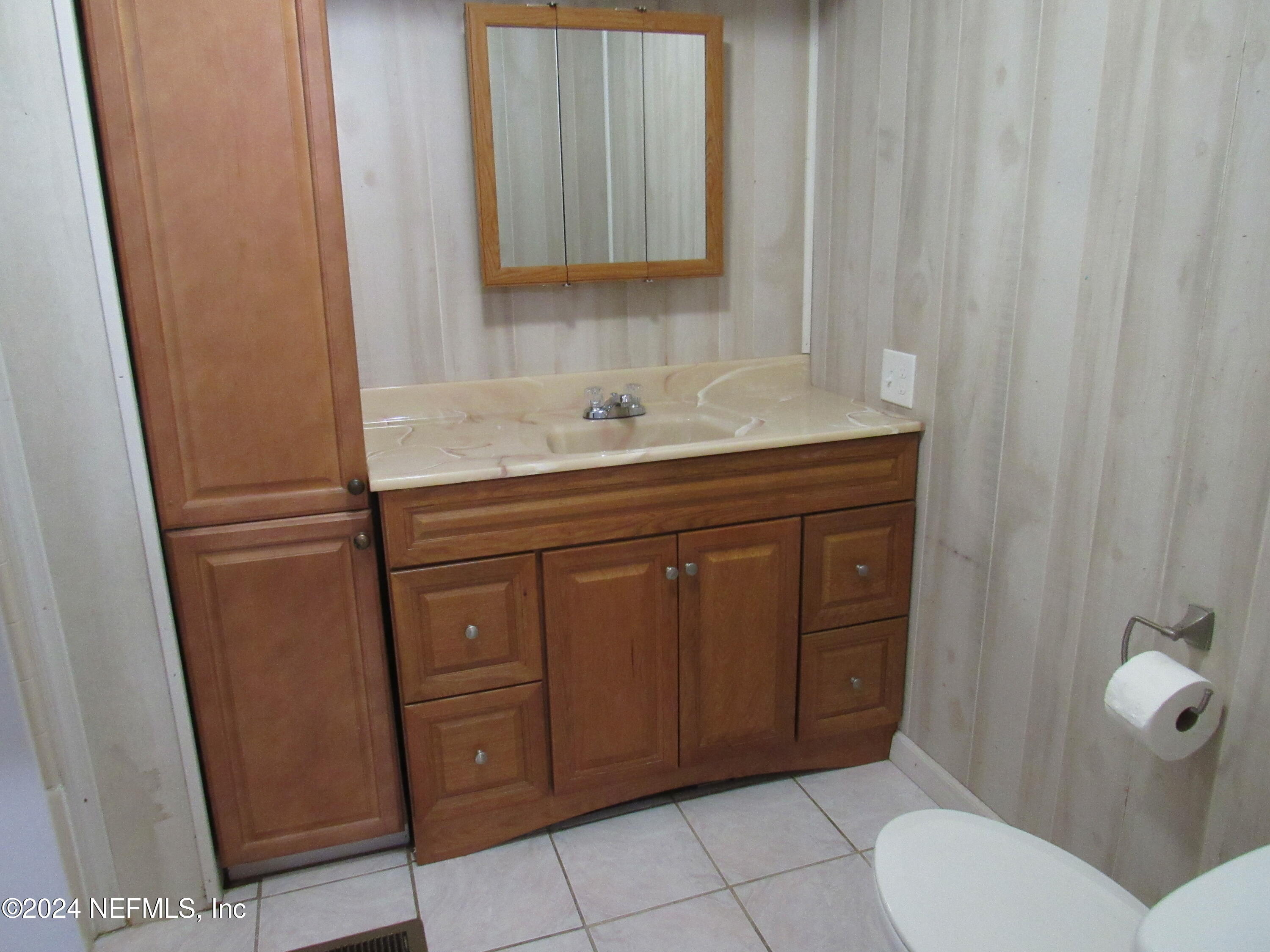 1185 HARMONY Drive S