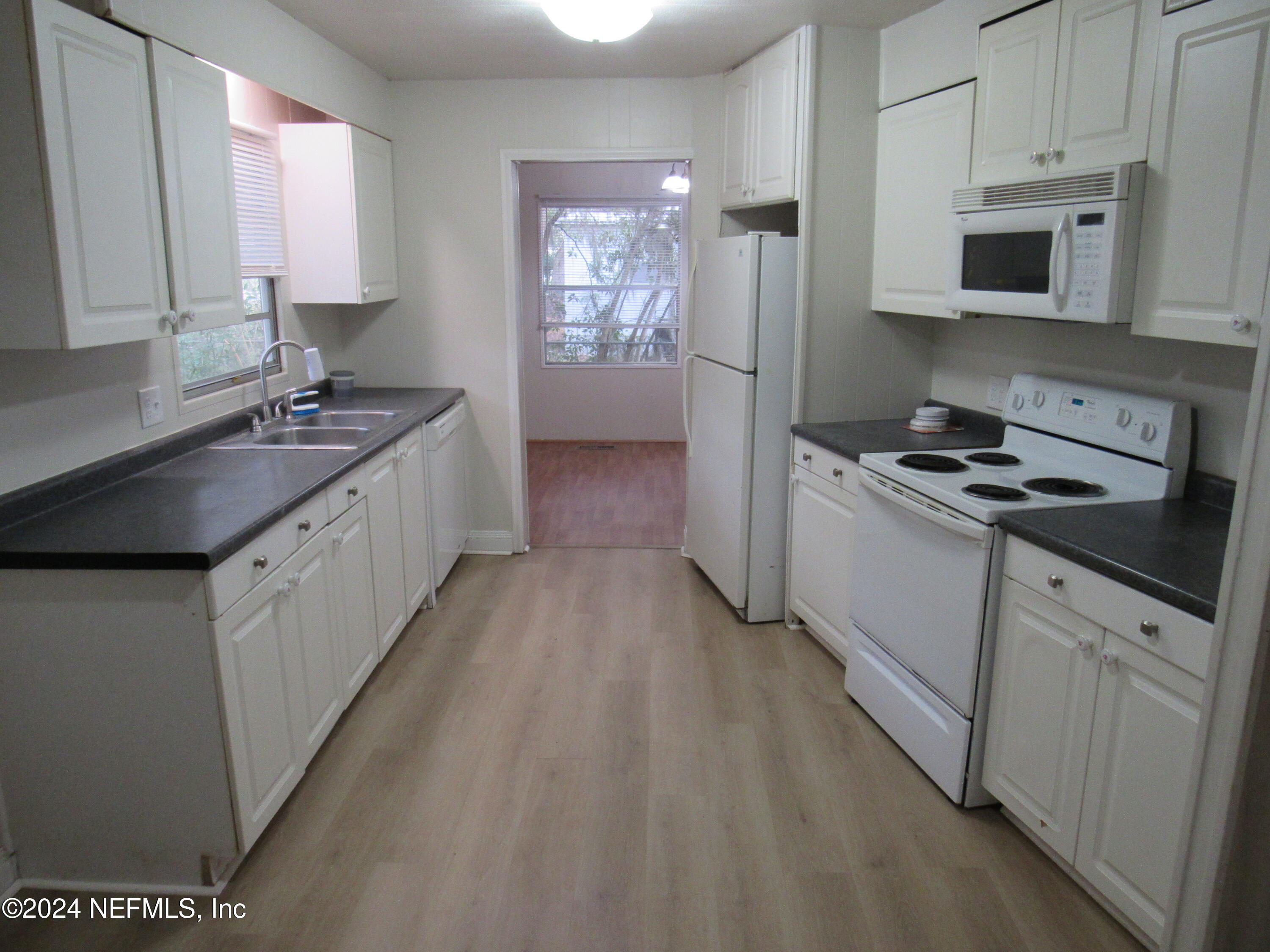 1185 HARMONY Drive S