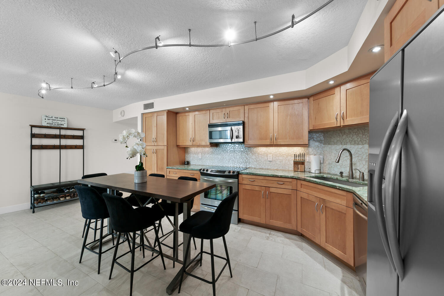 1601 OCEAN Drive S, 105