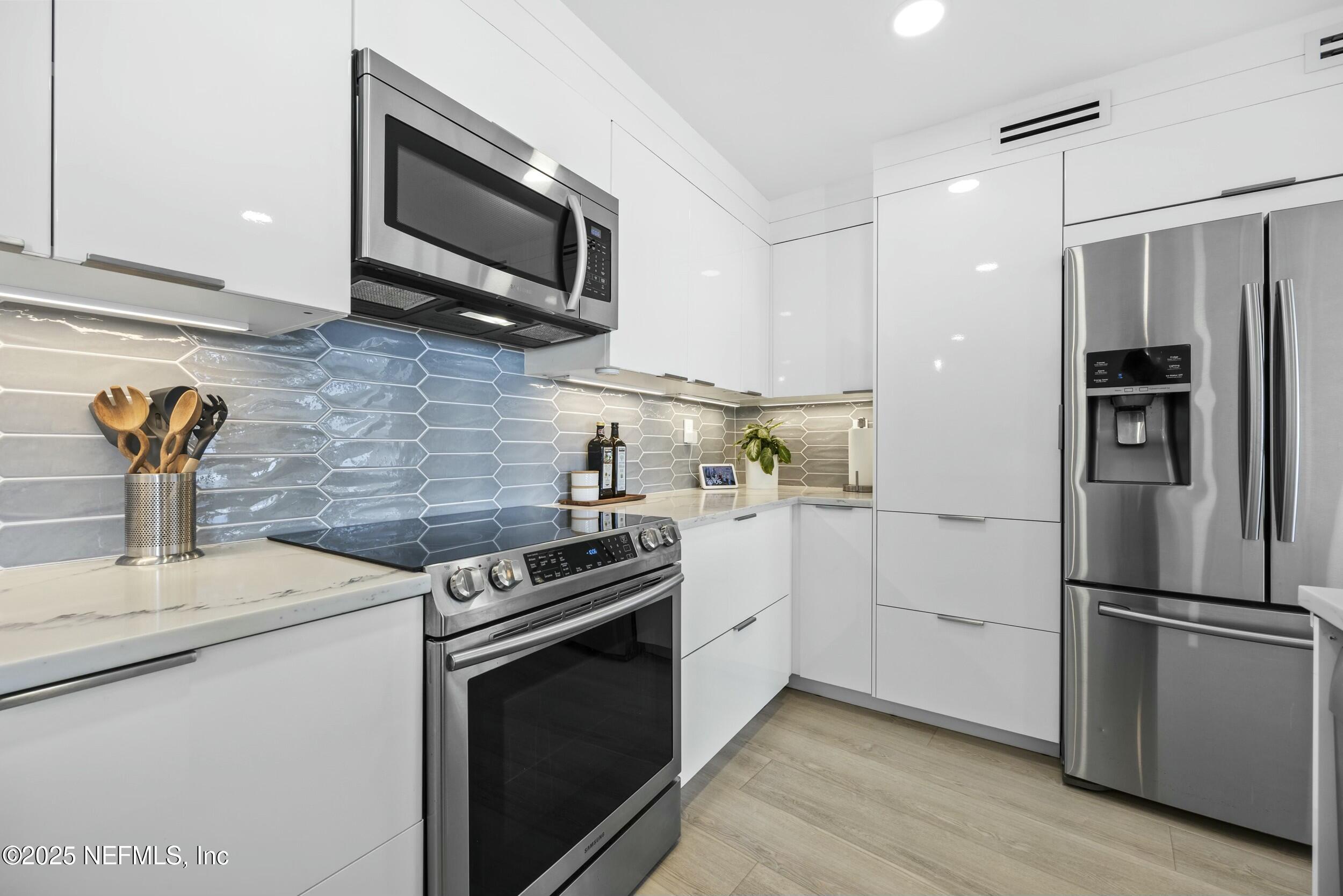 1601 OCEAN Drive, 505