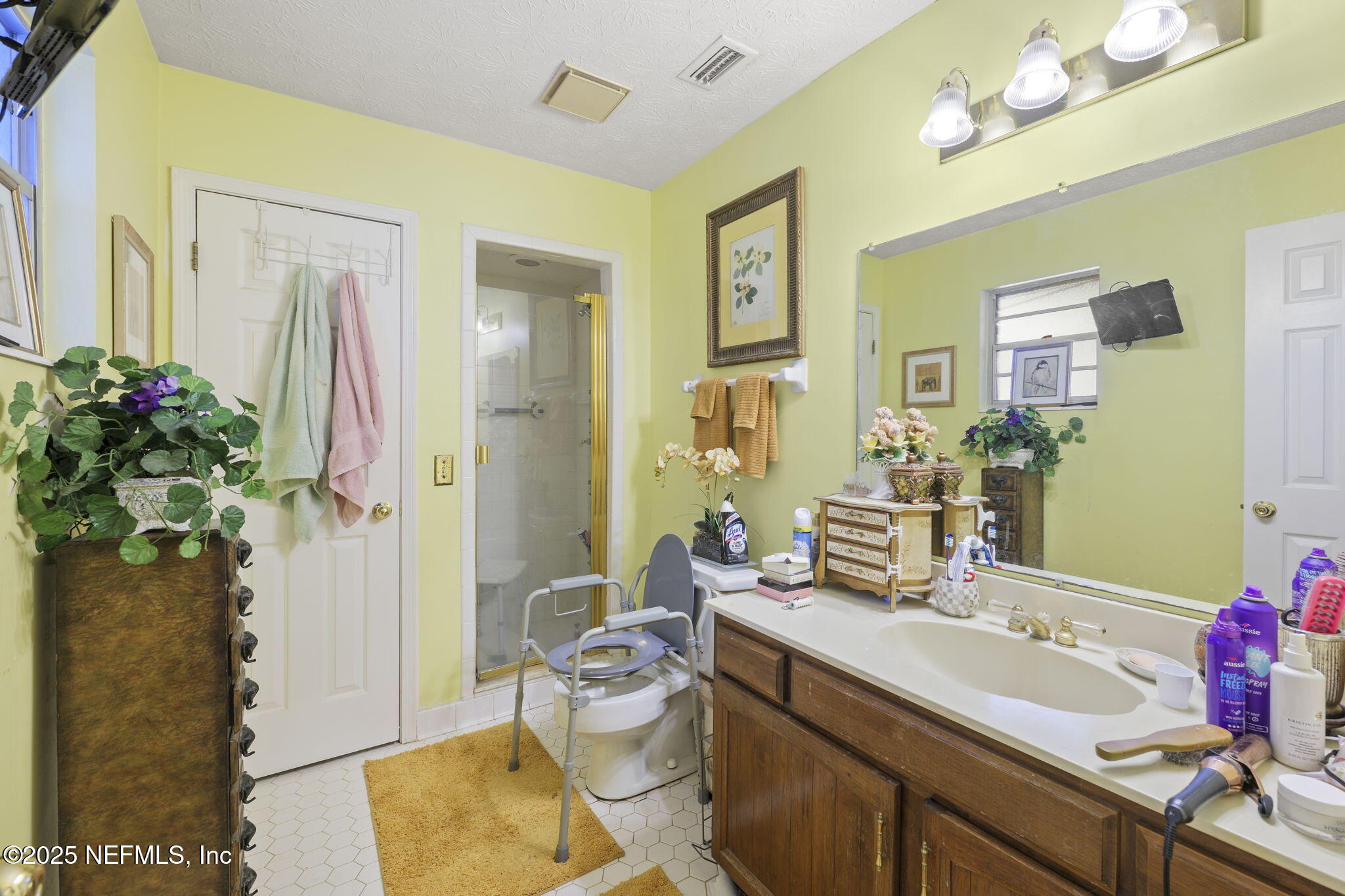 4221 CLEARWATER Lane