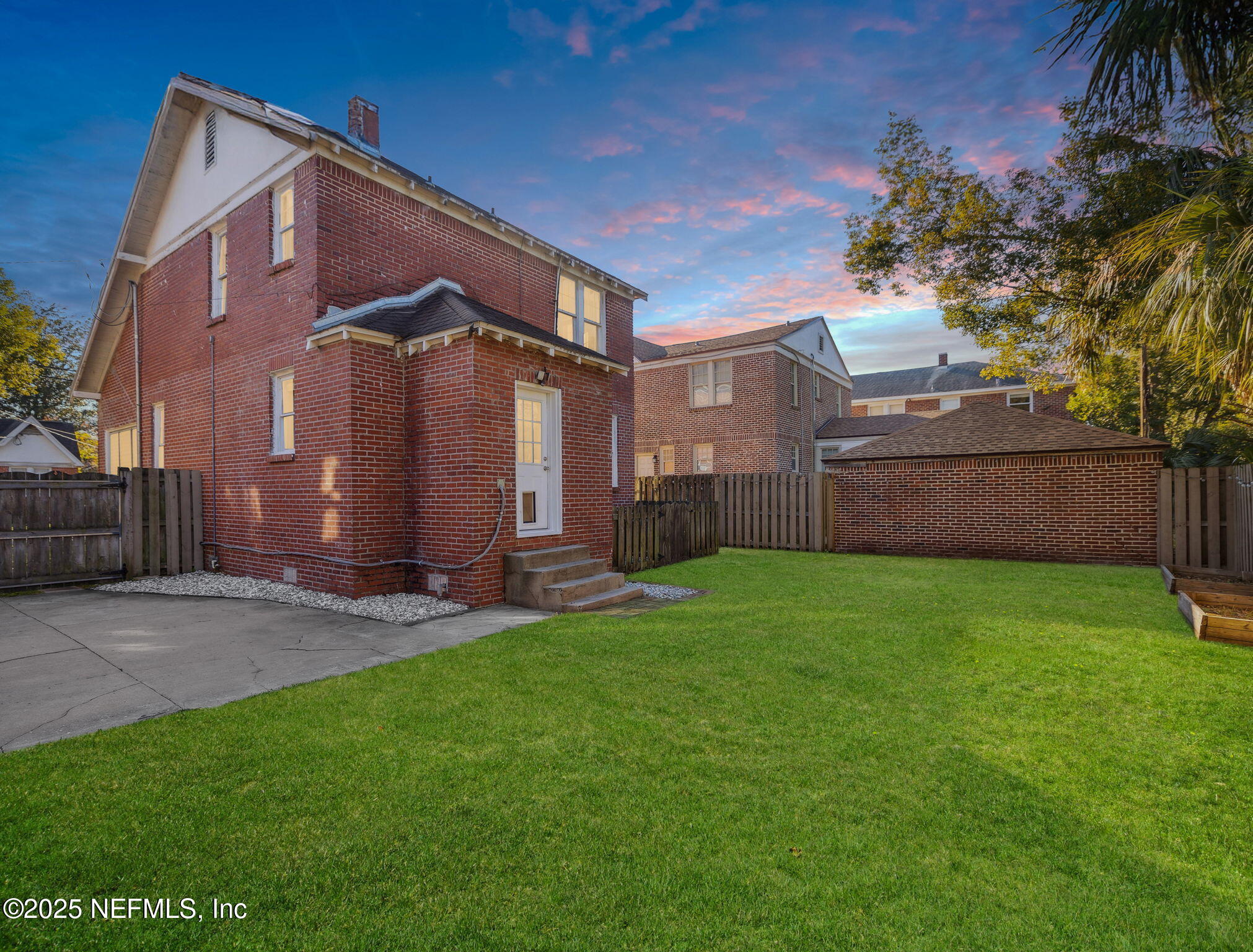 2639 DELLWOOD Avenue