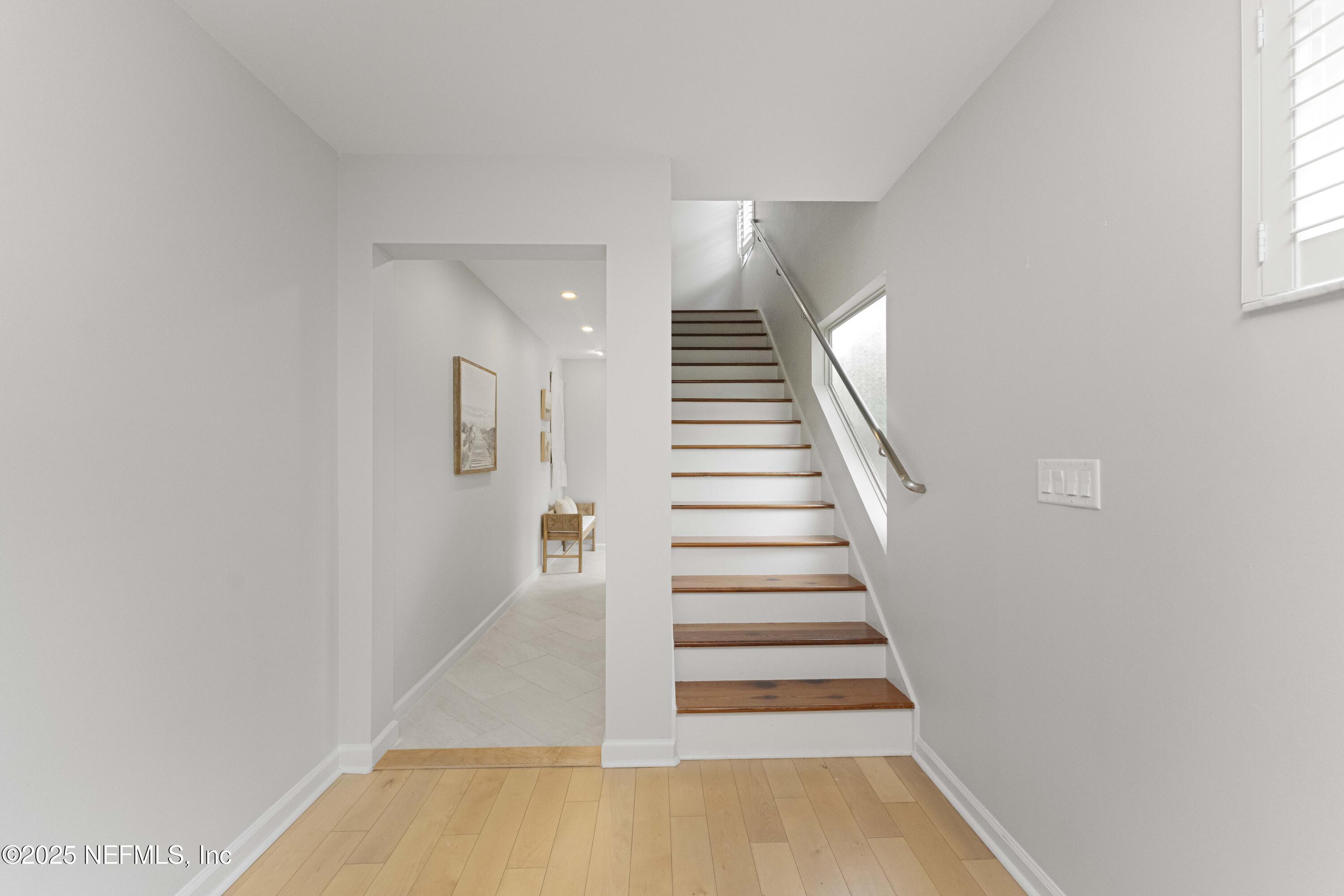 372 4TH Street