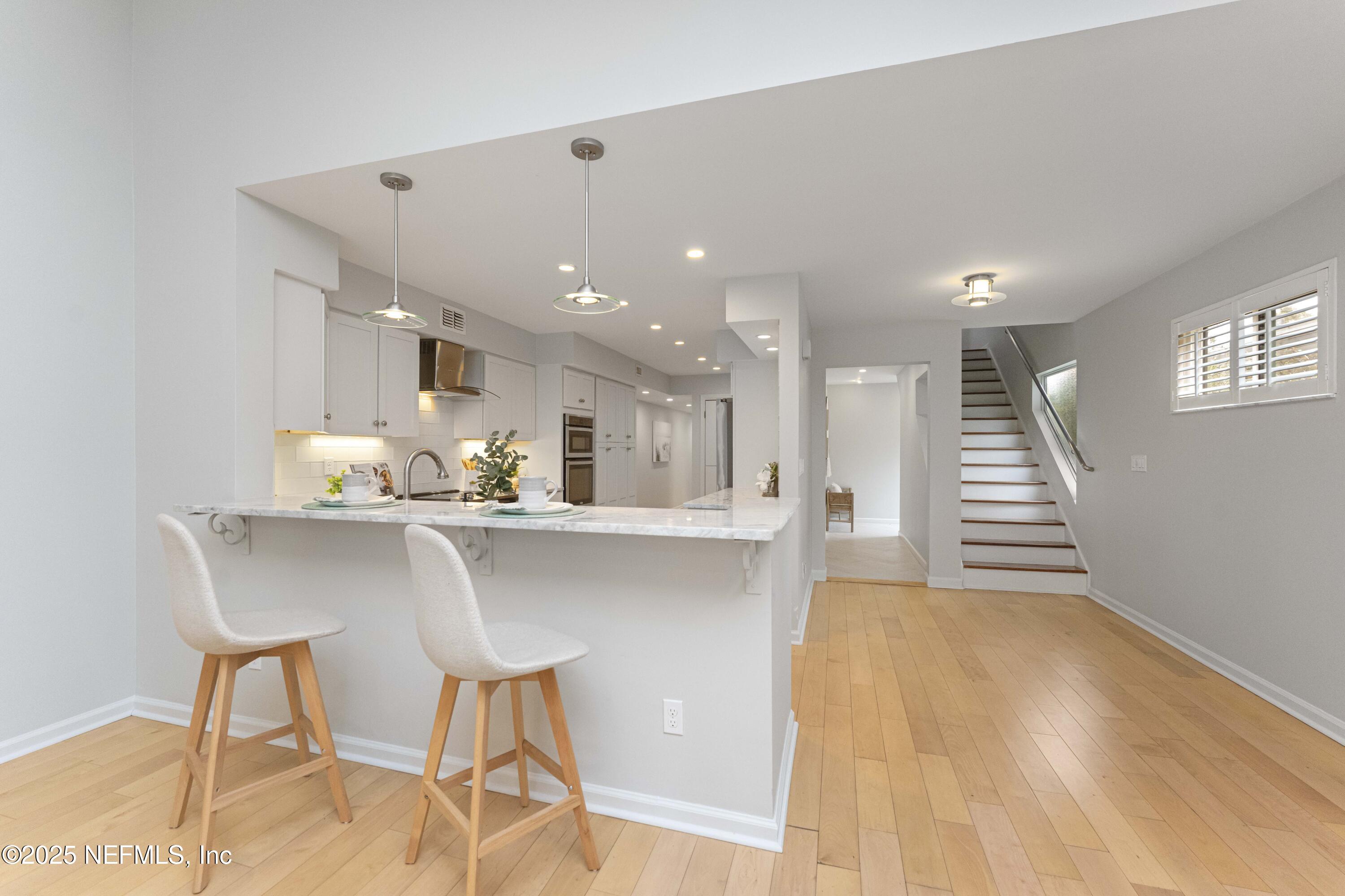 372 4TH Street
