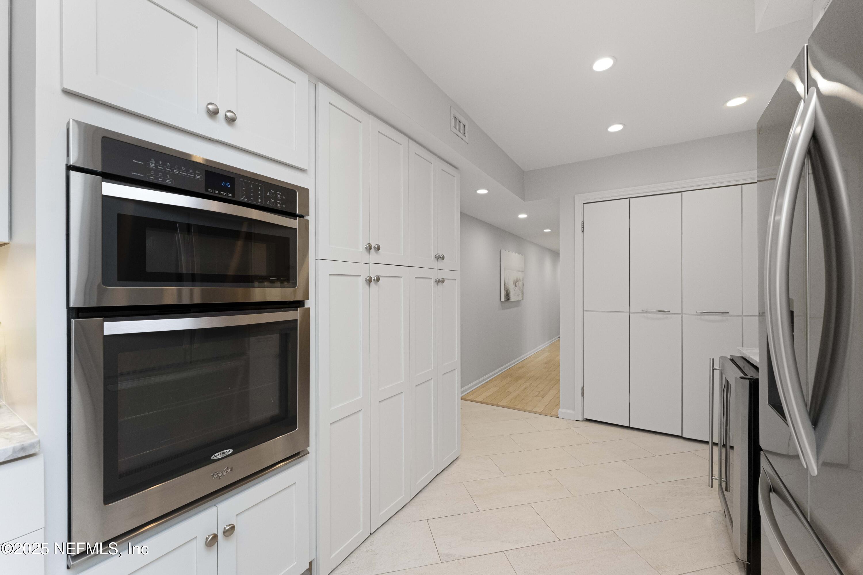372 4TH Street