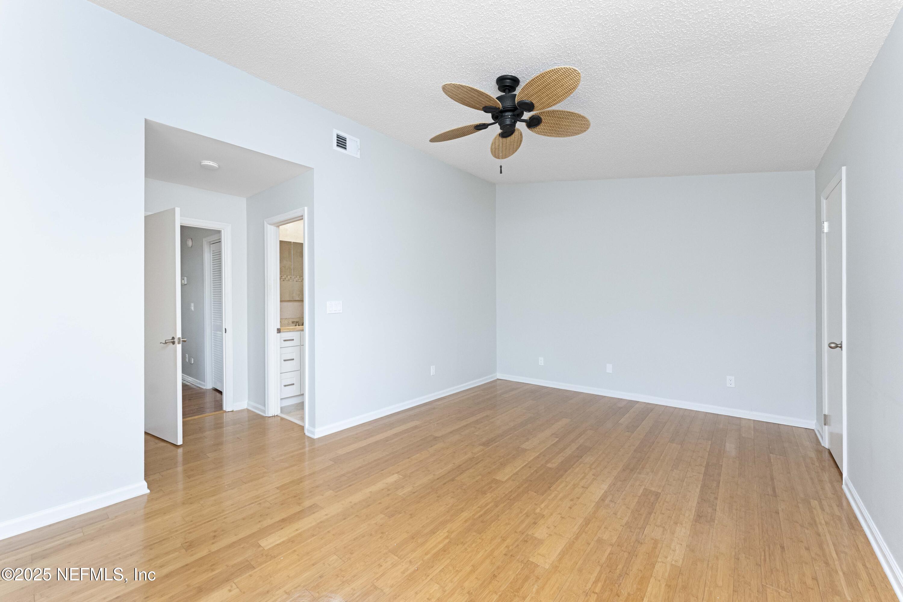 372 4TH Street