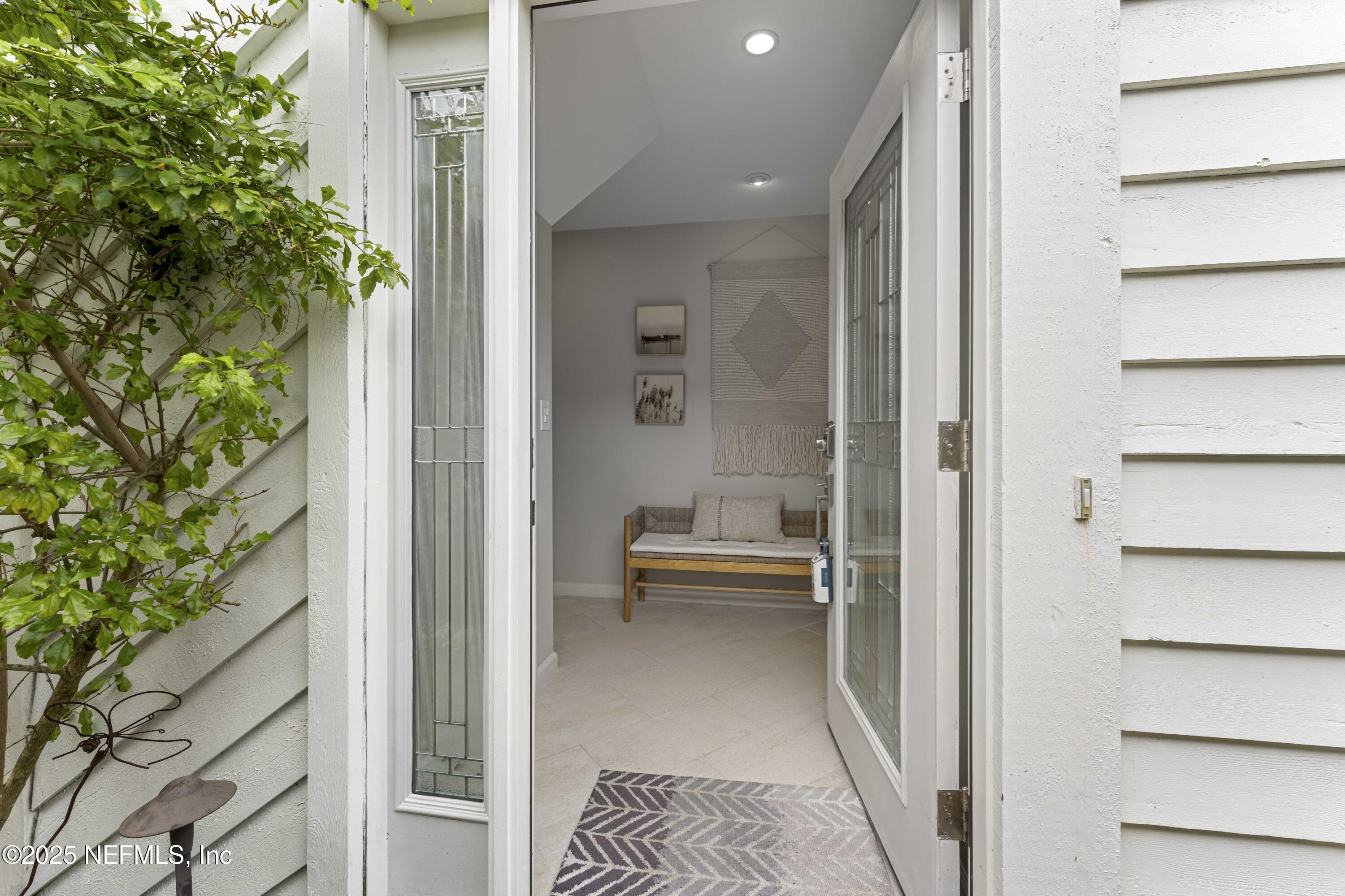 372 4TH Street