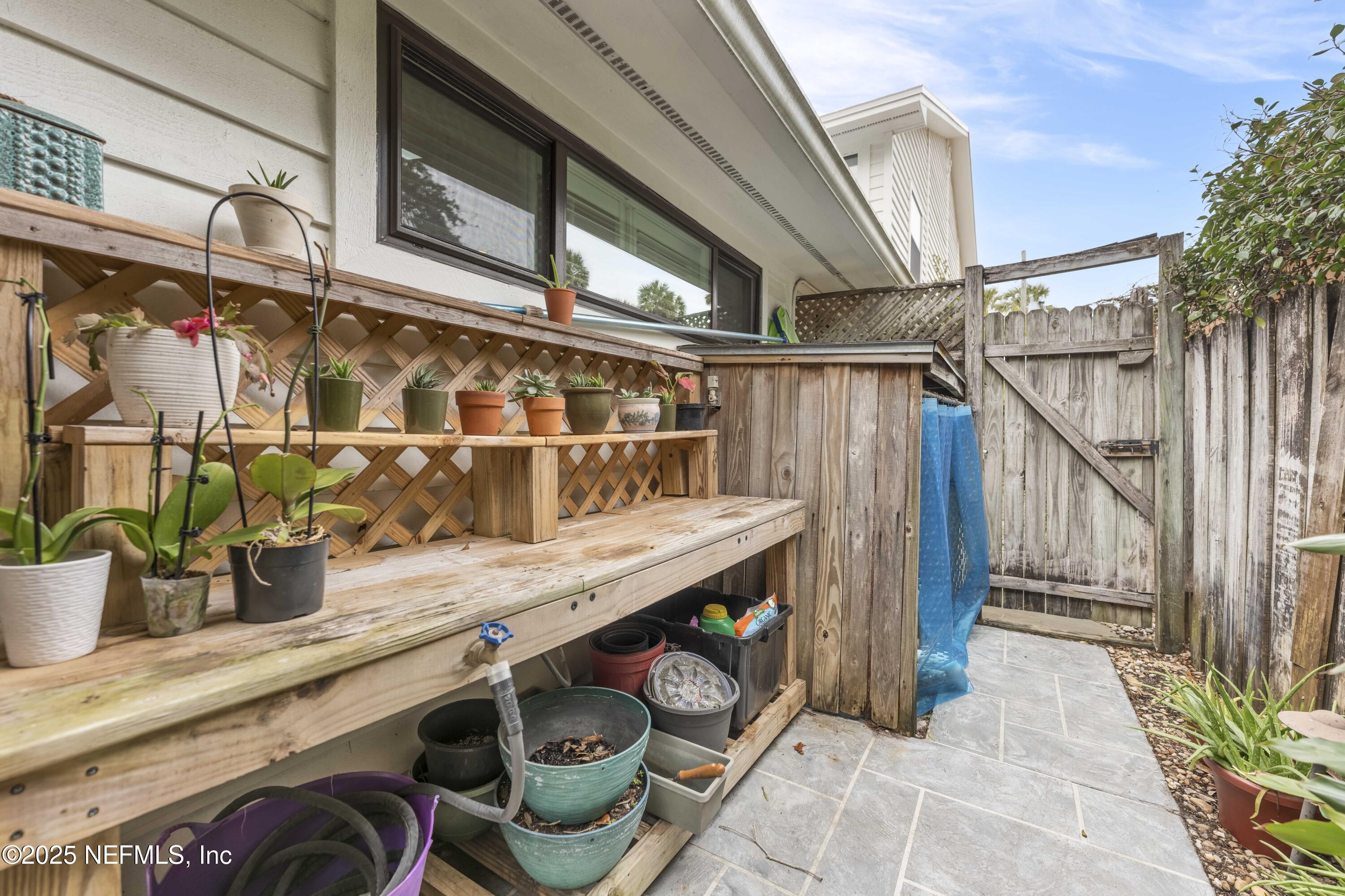 372 4TH Street