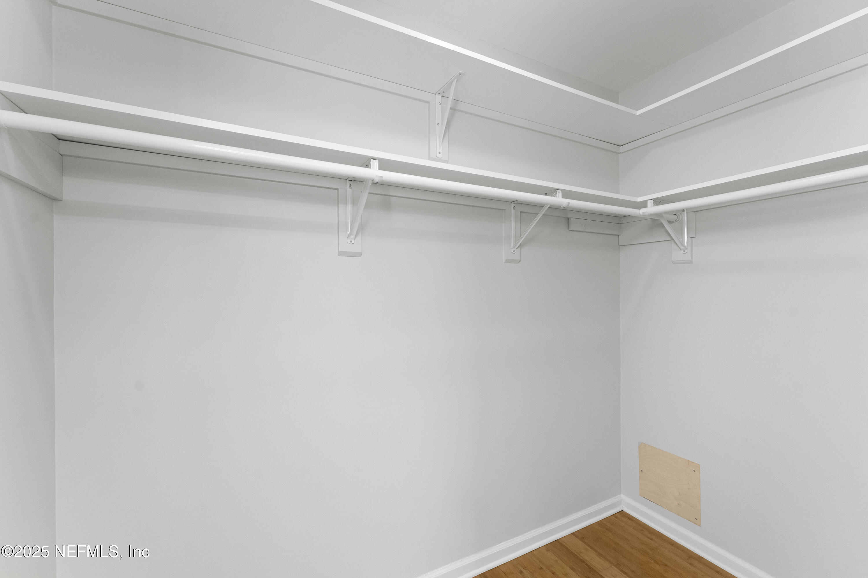 372 4TH Street