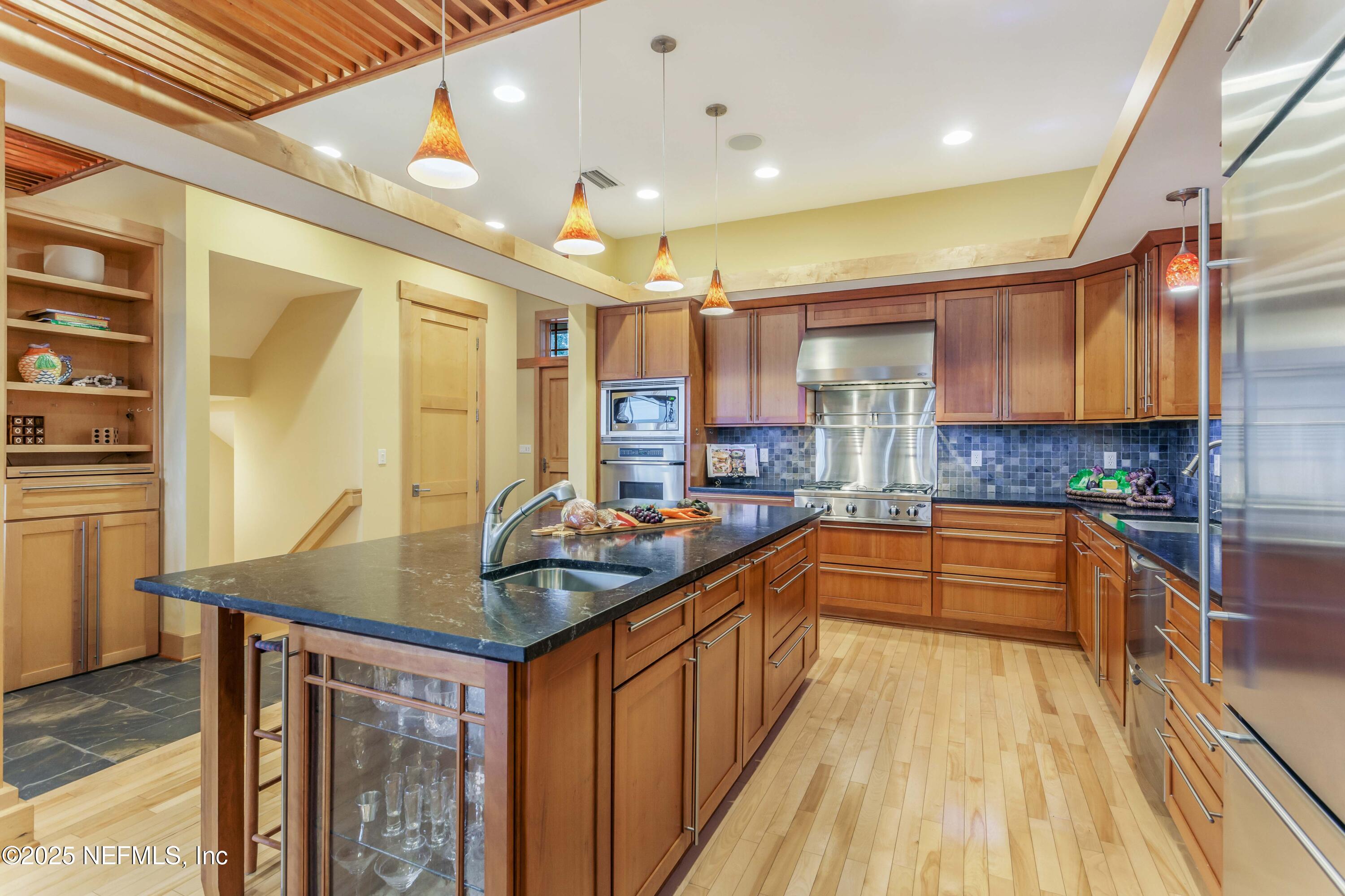 940564 OLD NASSAUVILLE Road