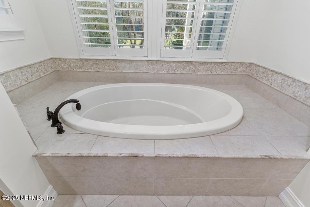 281 STERNWHEEL Drive, St. Johns