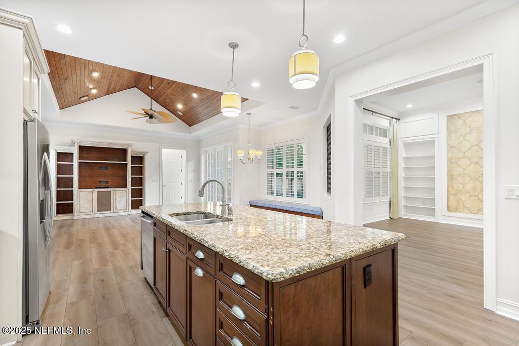 281 STERNWHEEL Drive, St. Johns