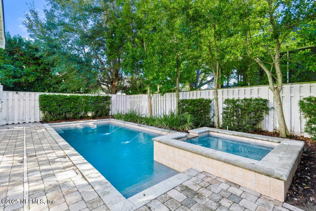 281 STERNWHEEL Drive, St. Johns