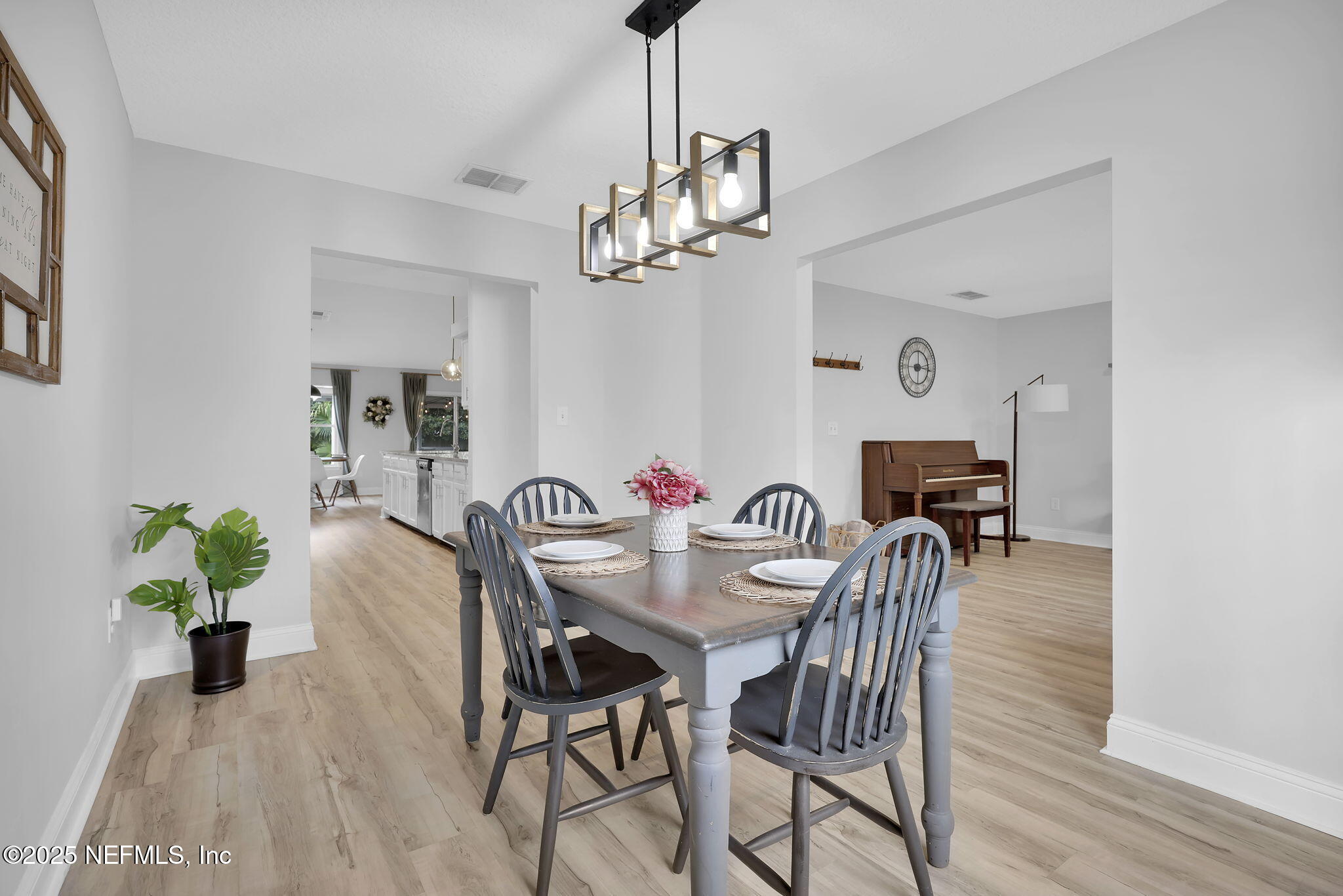 12046 LONDON LAKE Drive W