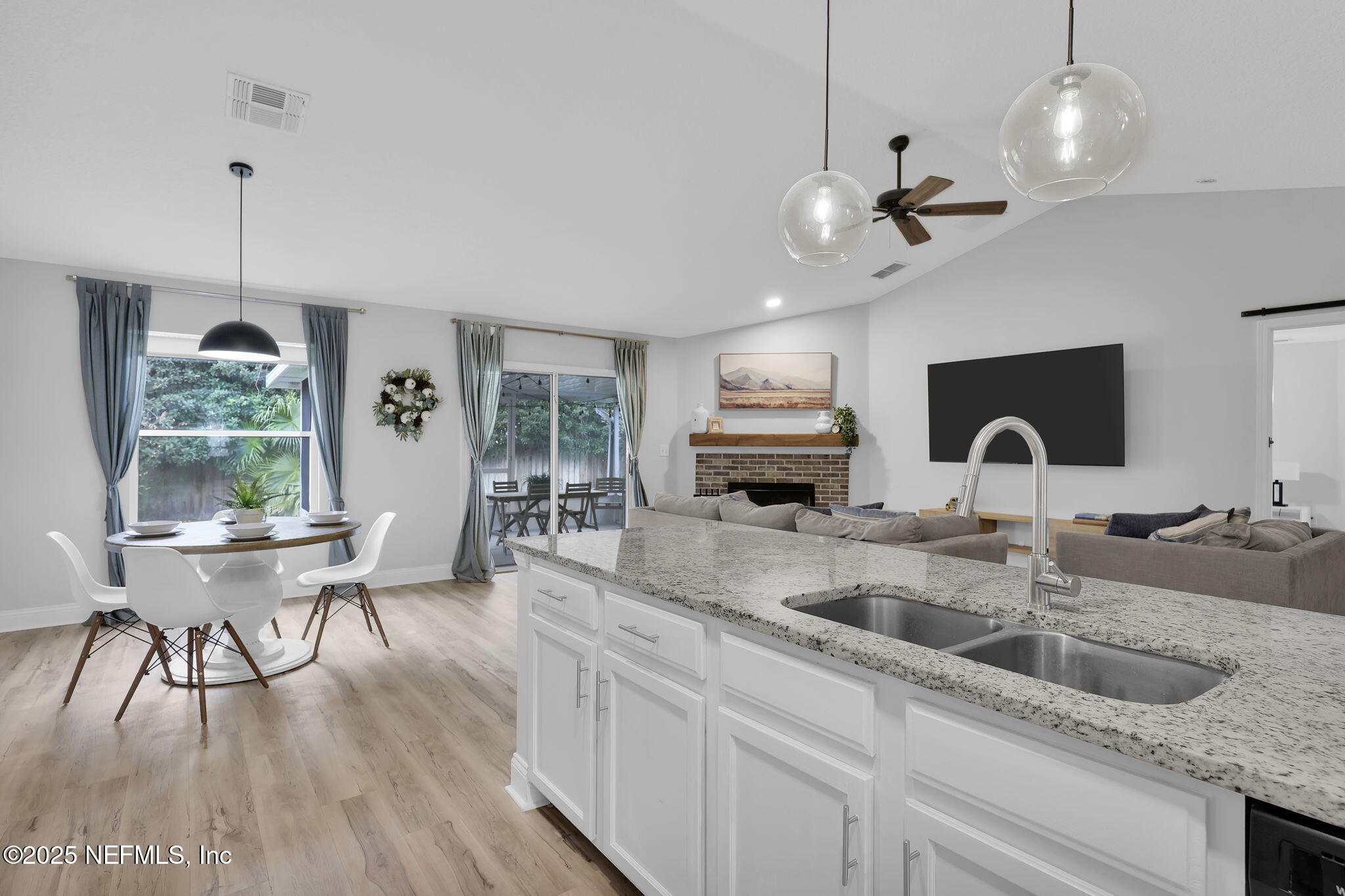 12046 LONDON LAKE Drive W